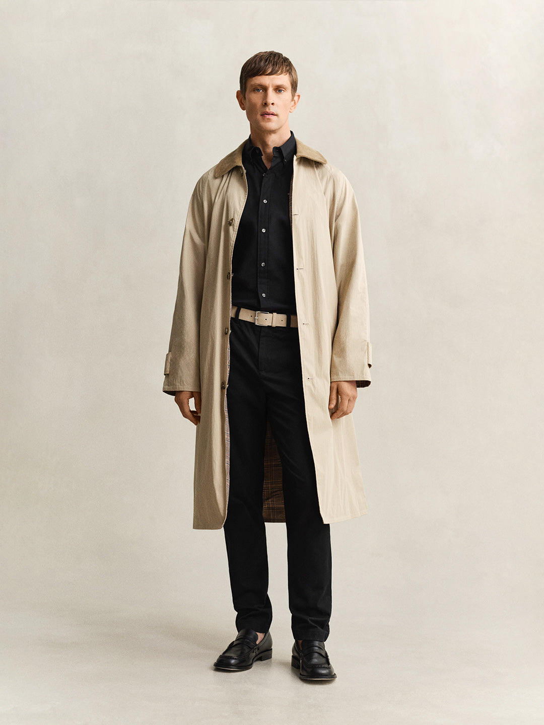 Gant Men Black Solid Stretchable Slim Fit Trouser