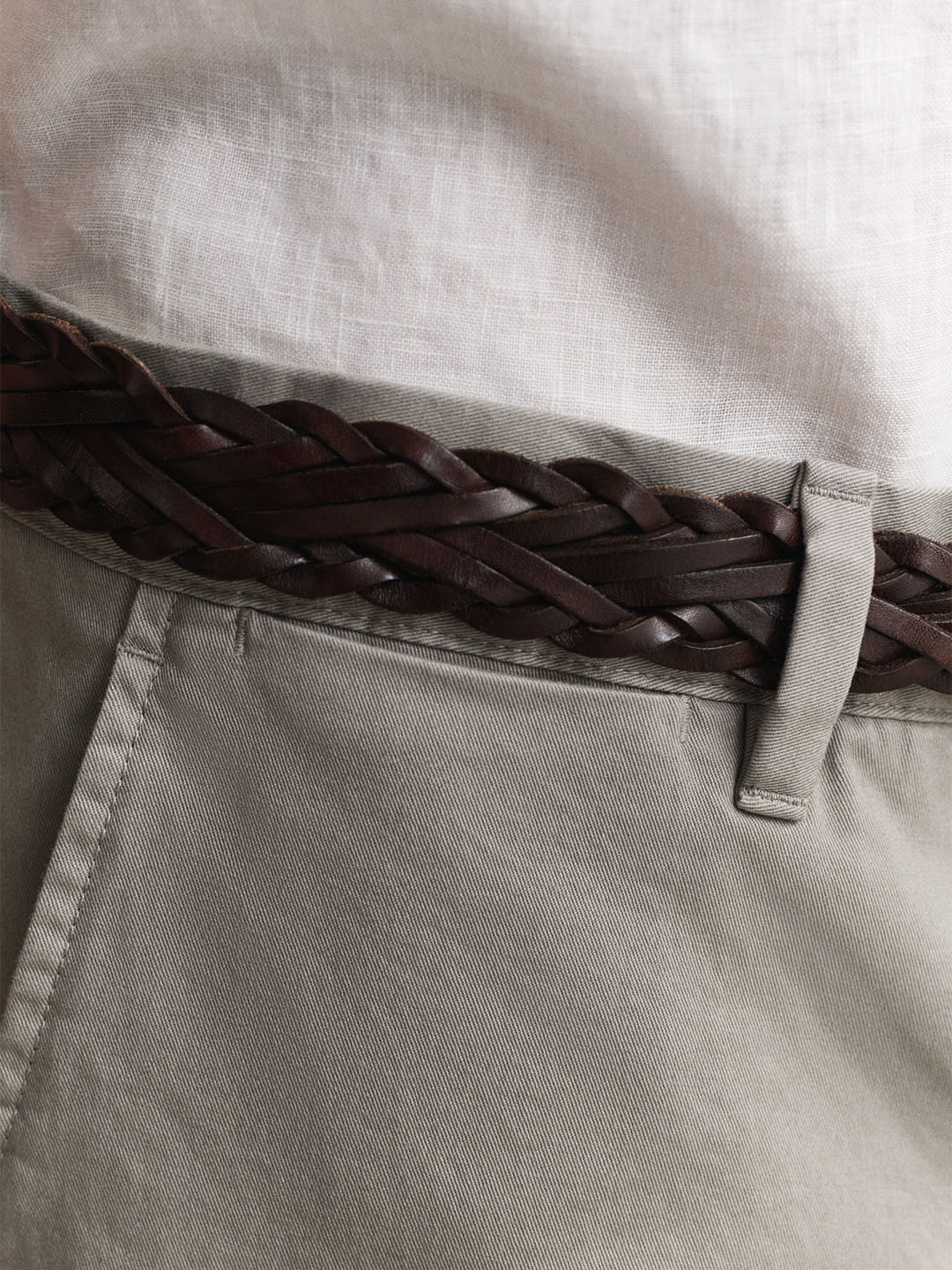 Gant Men Grey Solid Stretchable Slim Fit Trouser