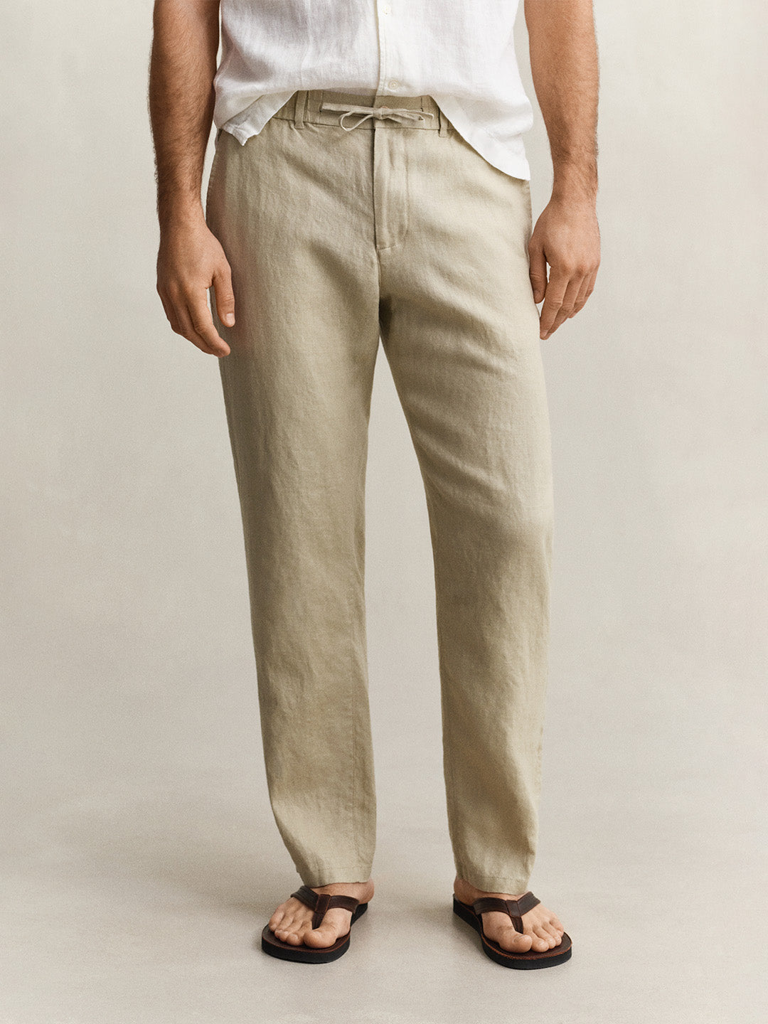 Gant Men Beige Solid Regular Fit Pure Linen Trouser