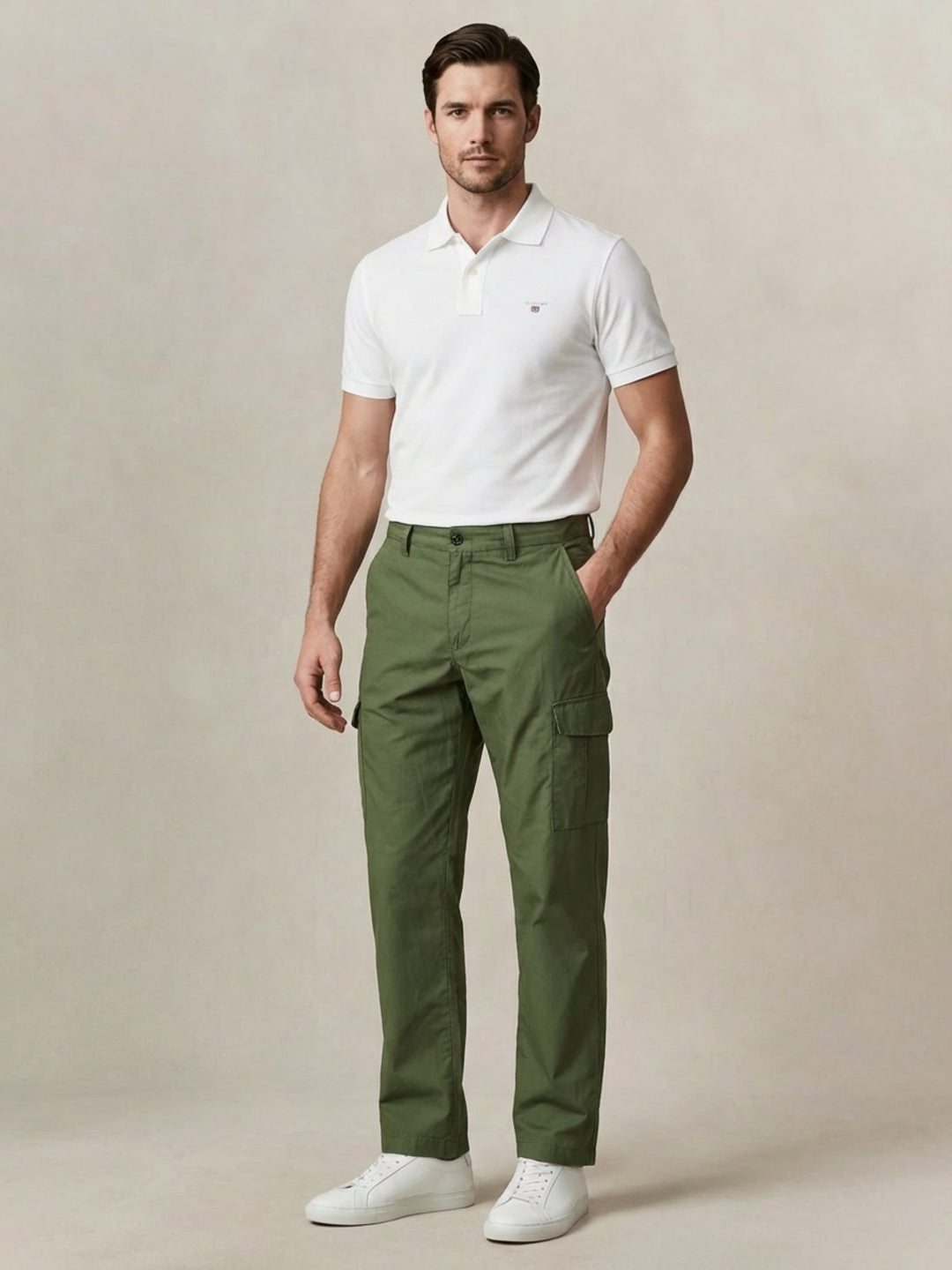 Gant Men Cotton Green Solid Mid Rise Cargo Trouser