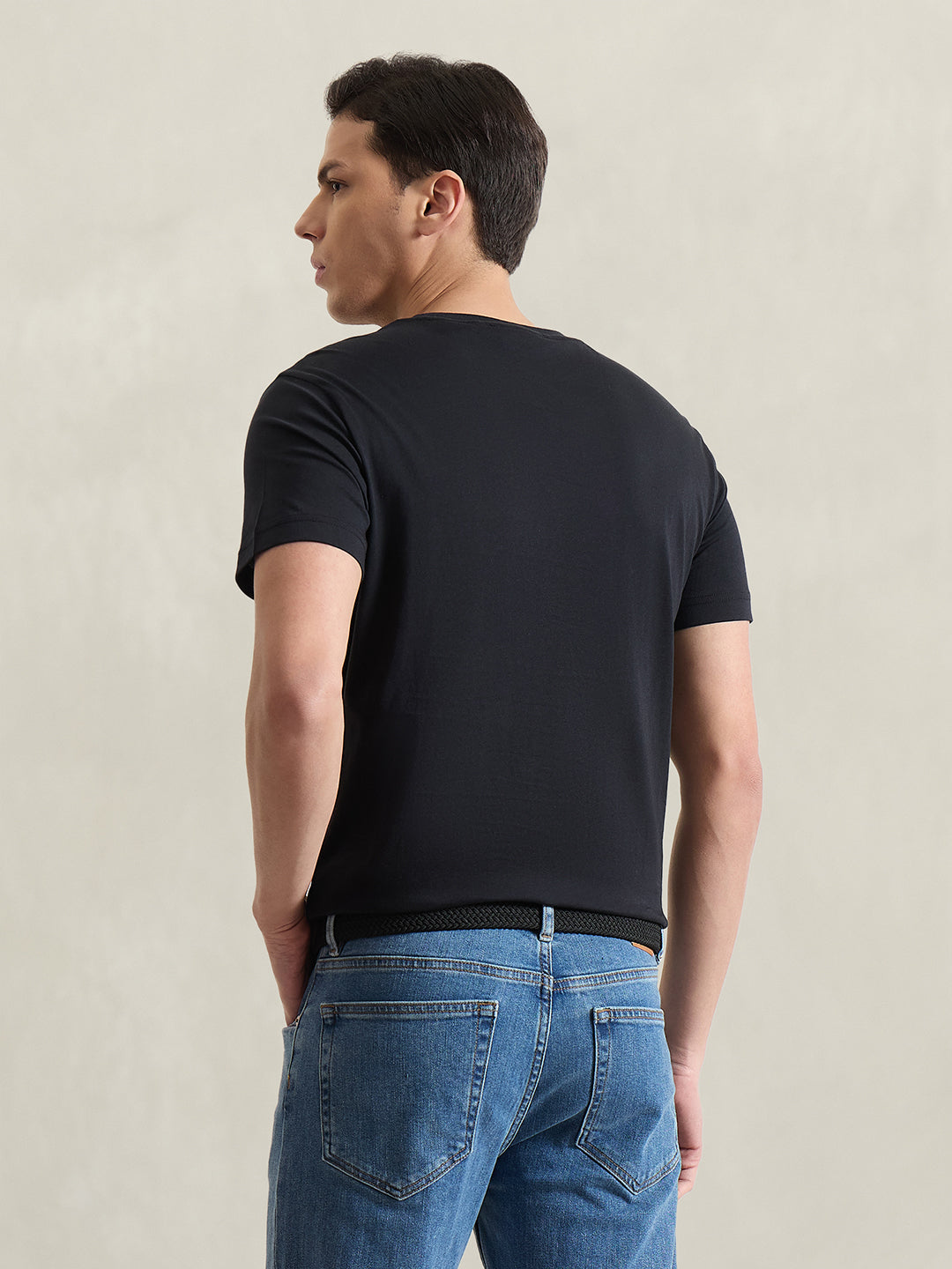 GANT Men Black Solid T-Shirt