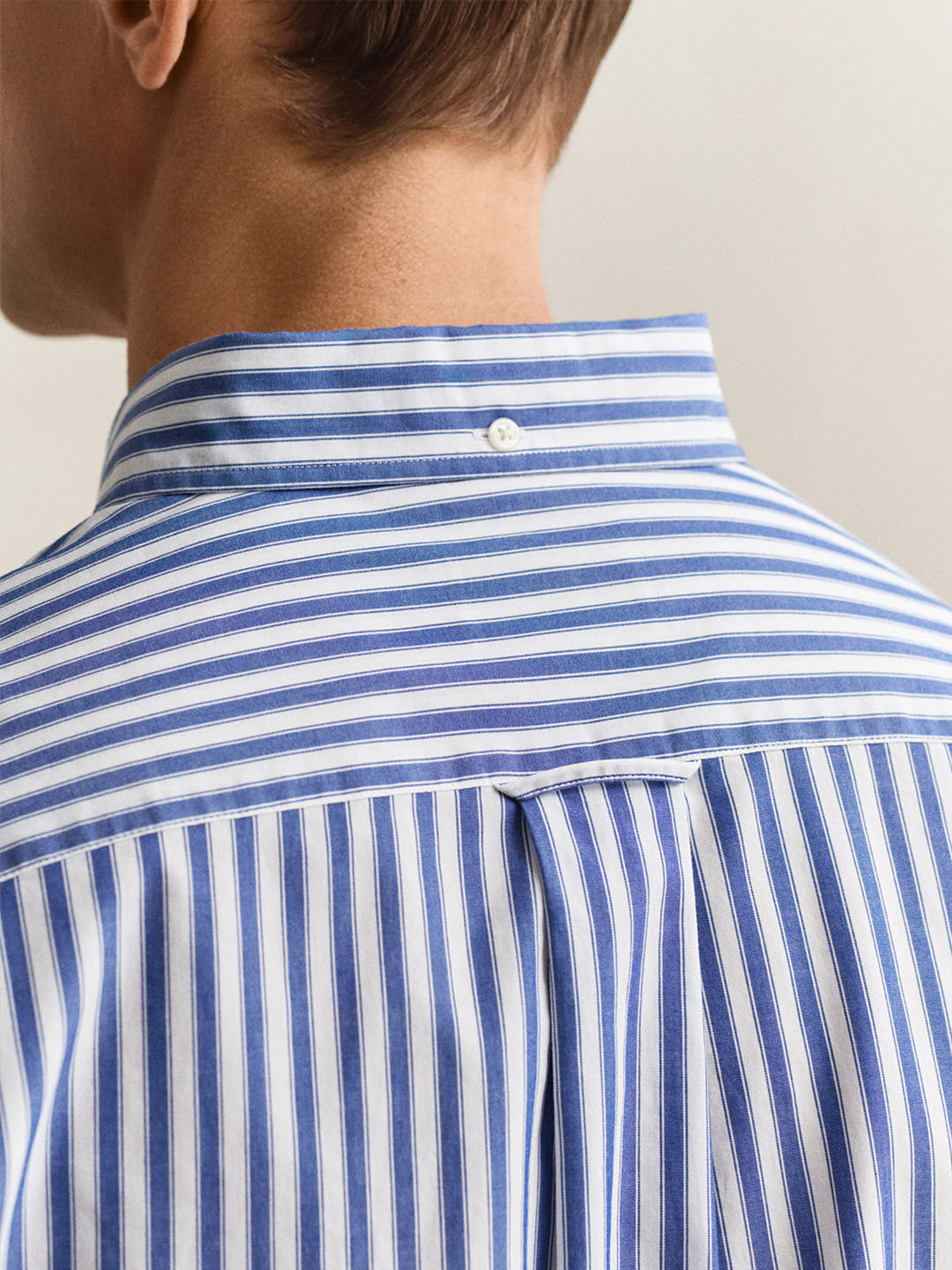 Gant Men Blue Striped Regular Fit Classic Poplin Shirt