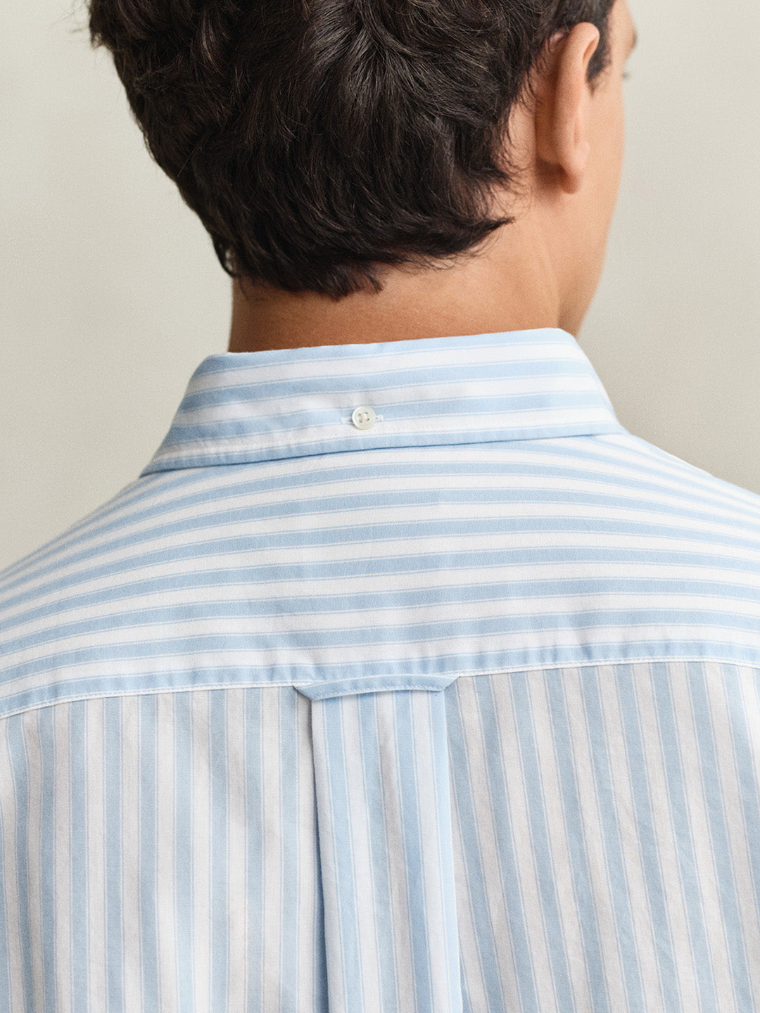 Gant Men Blue Striped Regular Fit Classic Poplin Shirt