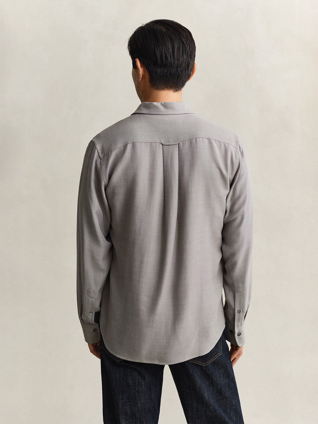 Gant Men Grey Solid Regular Fit Shirt