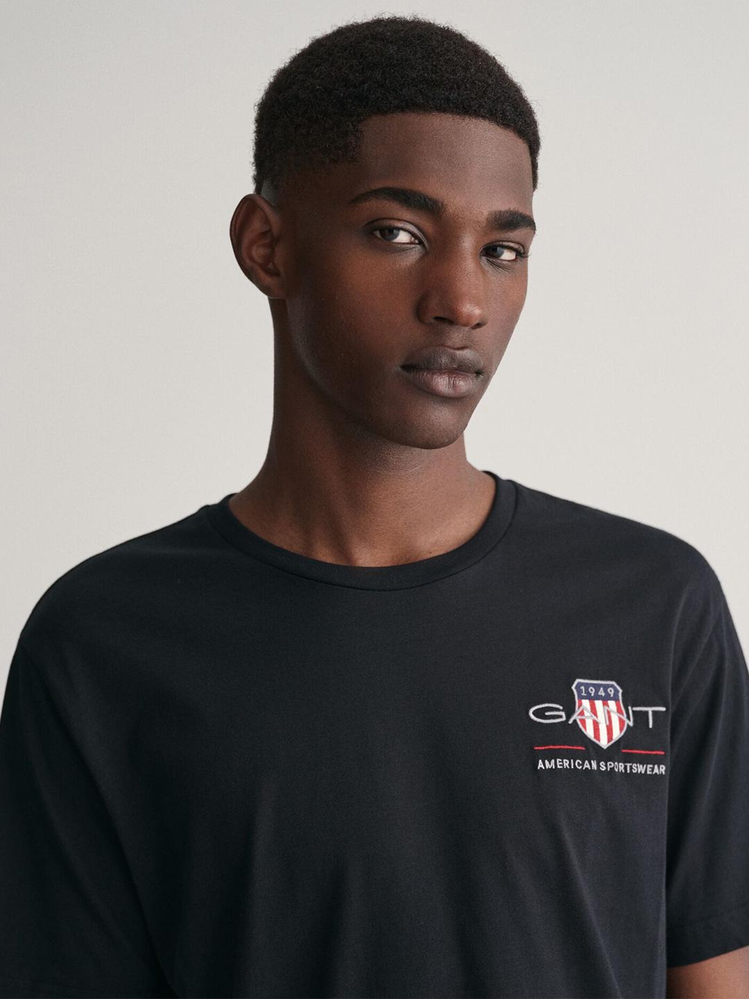 Gant Men Black Solid Regular Fit Cotton T-Shirt