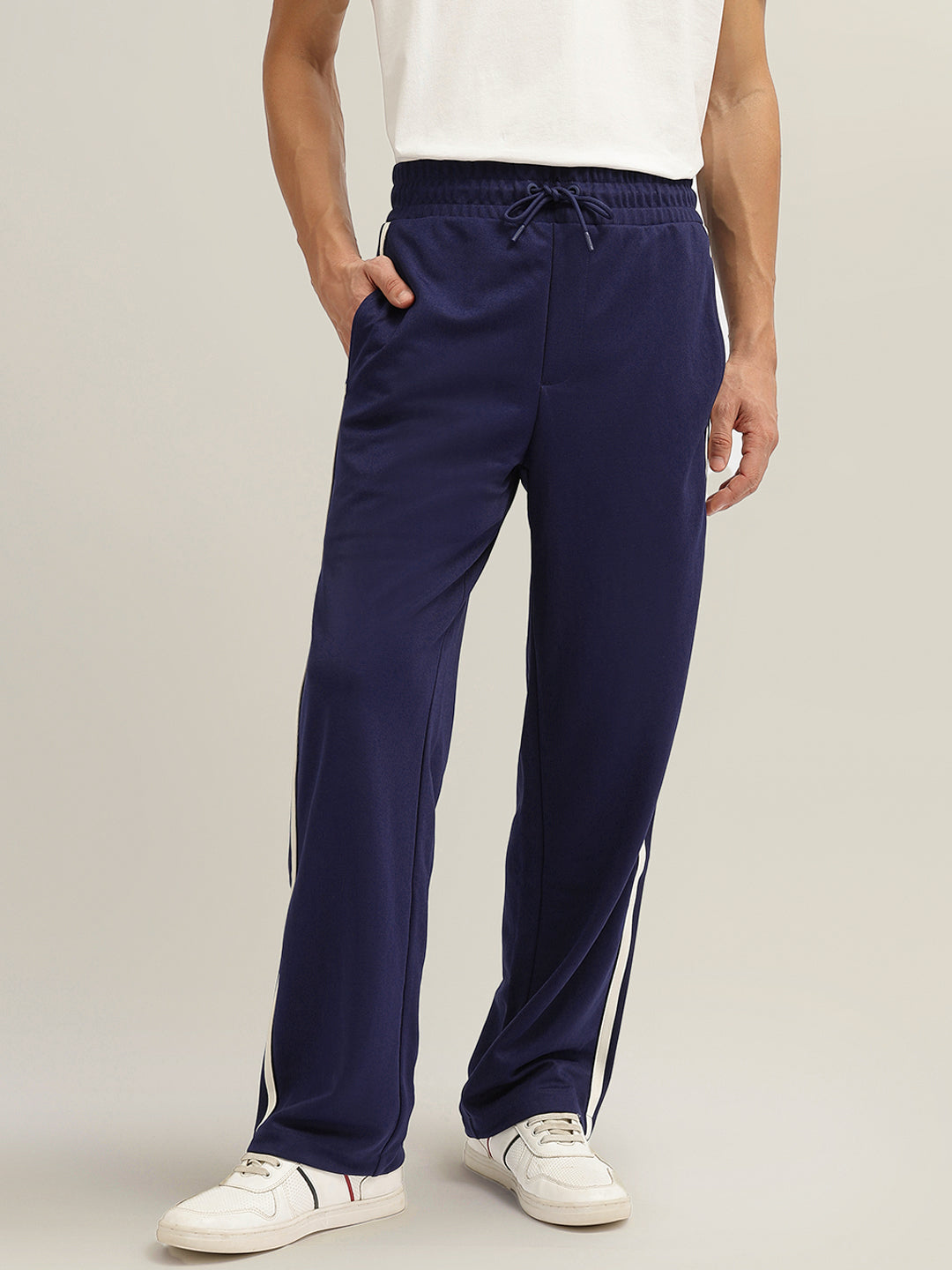 Gant Men Blue Solid Mid-Rise Track Pants