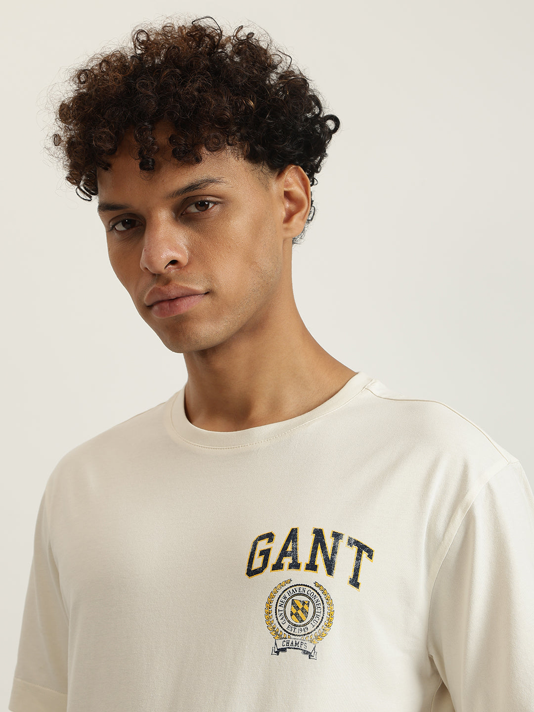 Gant Men Solid Round Neck Short Sleeves Tshirt