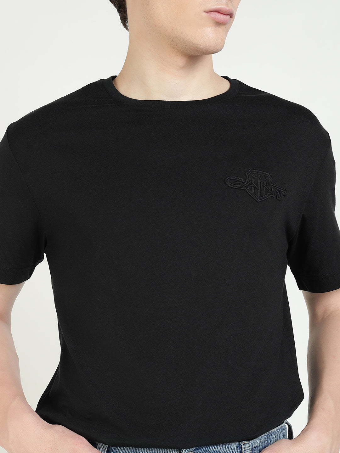 Gant Men Black Solid Crew Neck Tshirt