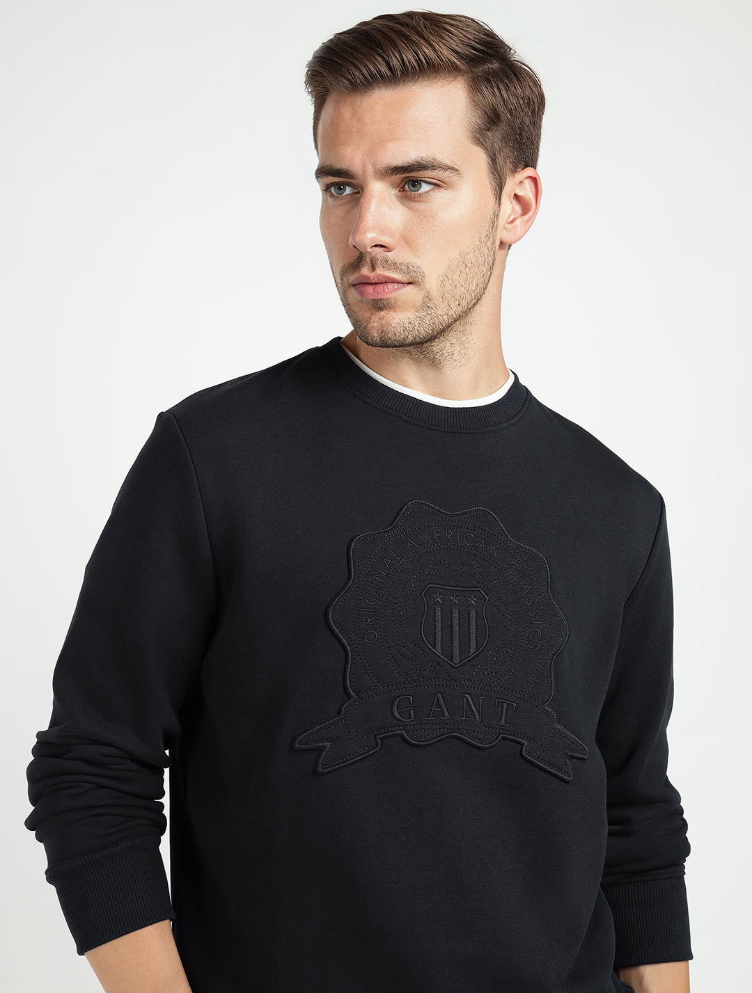 Gant Men Black Solid Crew Neck Sweatshirt