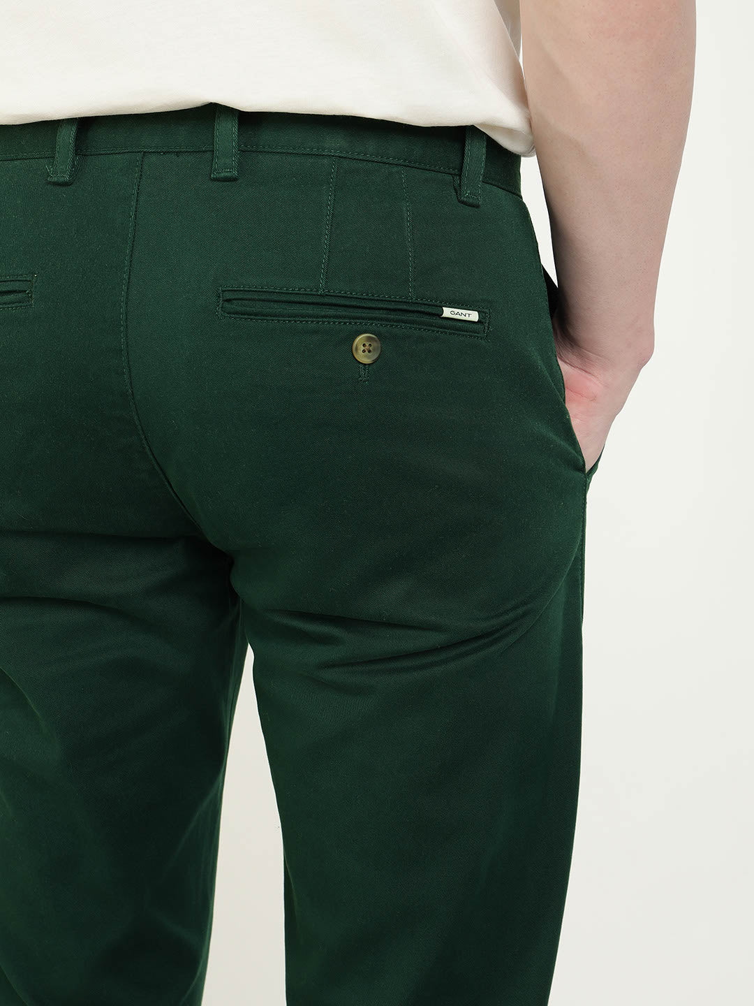 Gant Men Green Slim Fit Solid Trouser