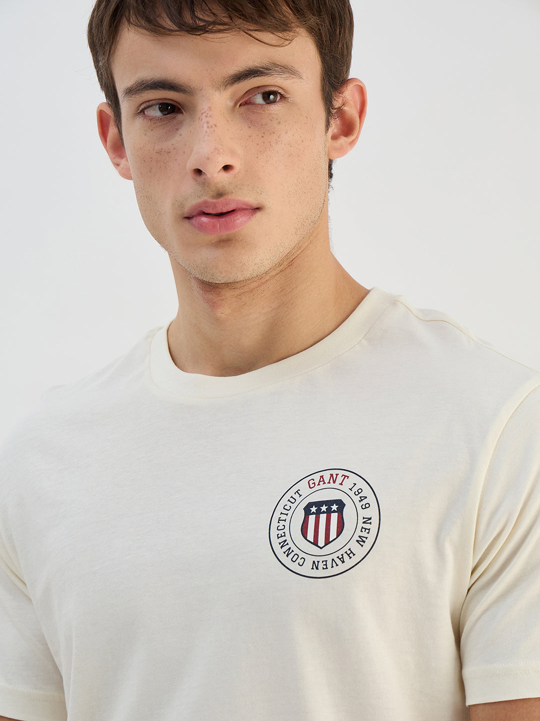 Gant Men Off White Solid Pure Cotton Round Neck T Shirt