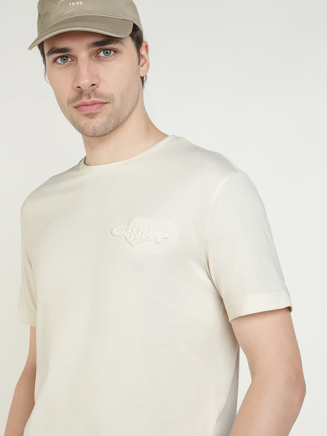 Gant Men Cream Solid Crew Neck Tshirt