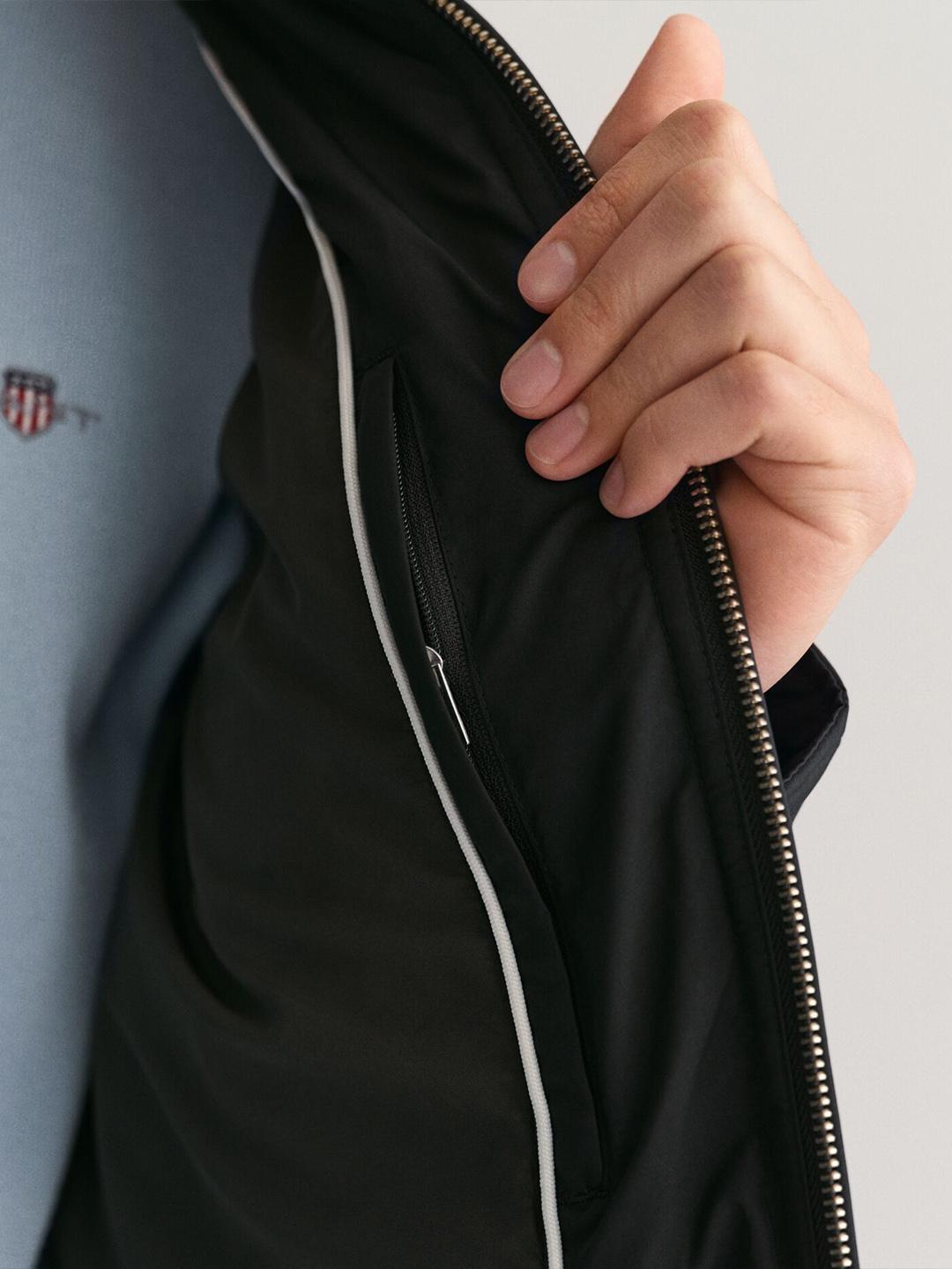 Gant Men Black Regular Fit Solid Quilted Jacket