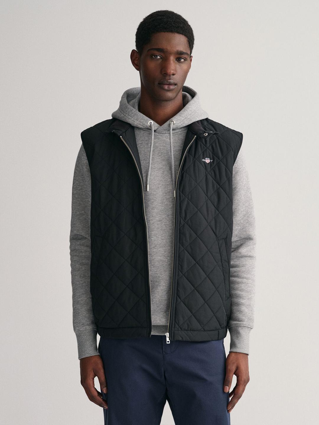 Gant Men Black Regular Fit Solid Quilted Jacket