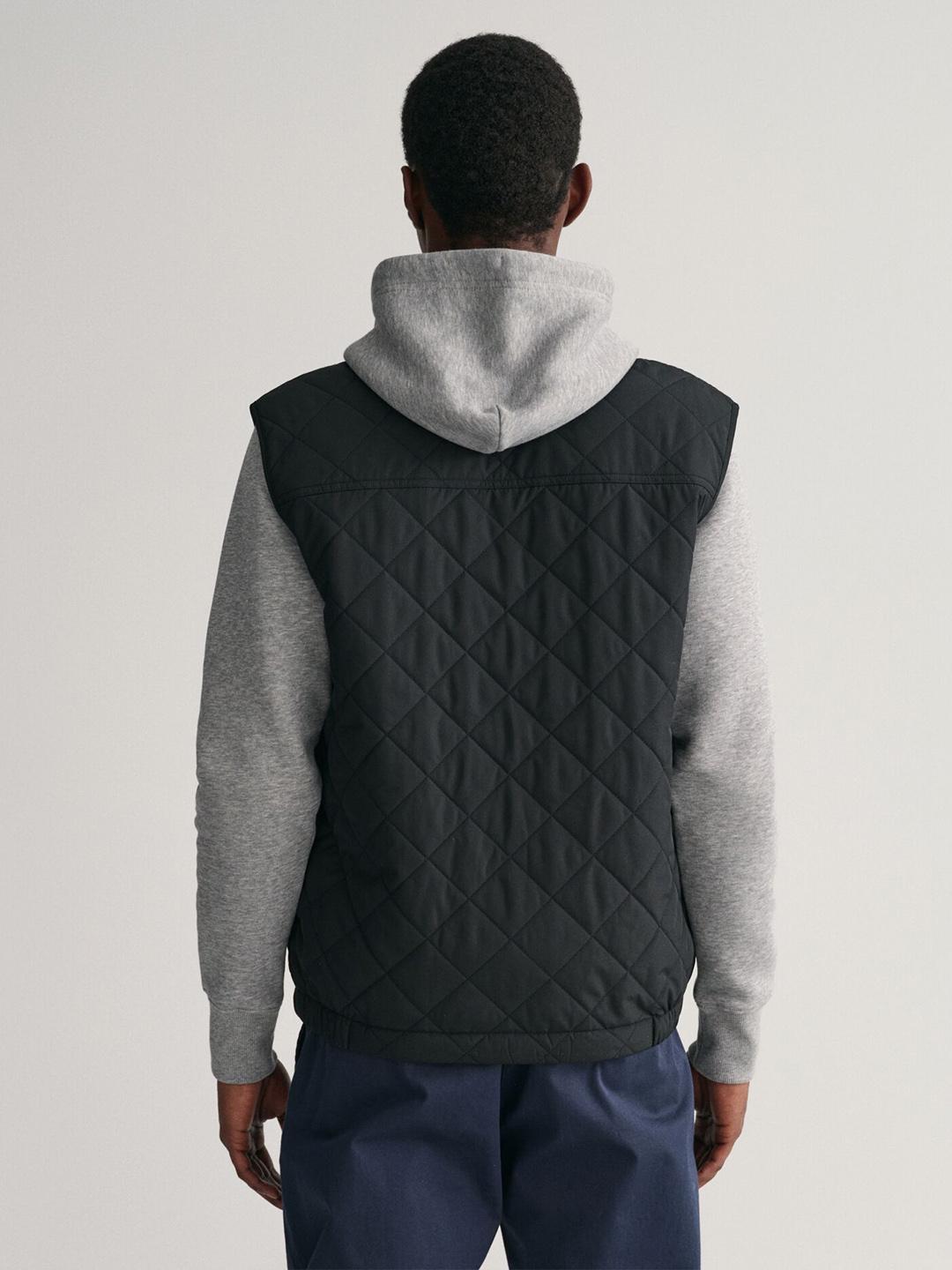 Gant Men Black Regular Fit Solid Quilted Jacket