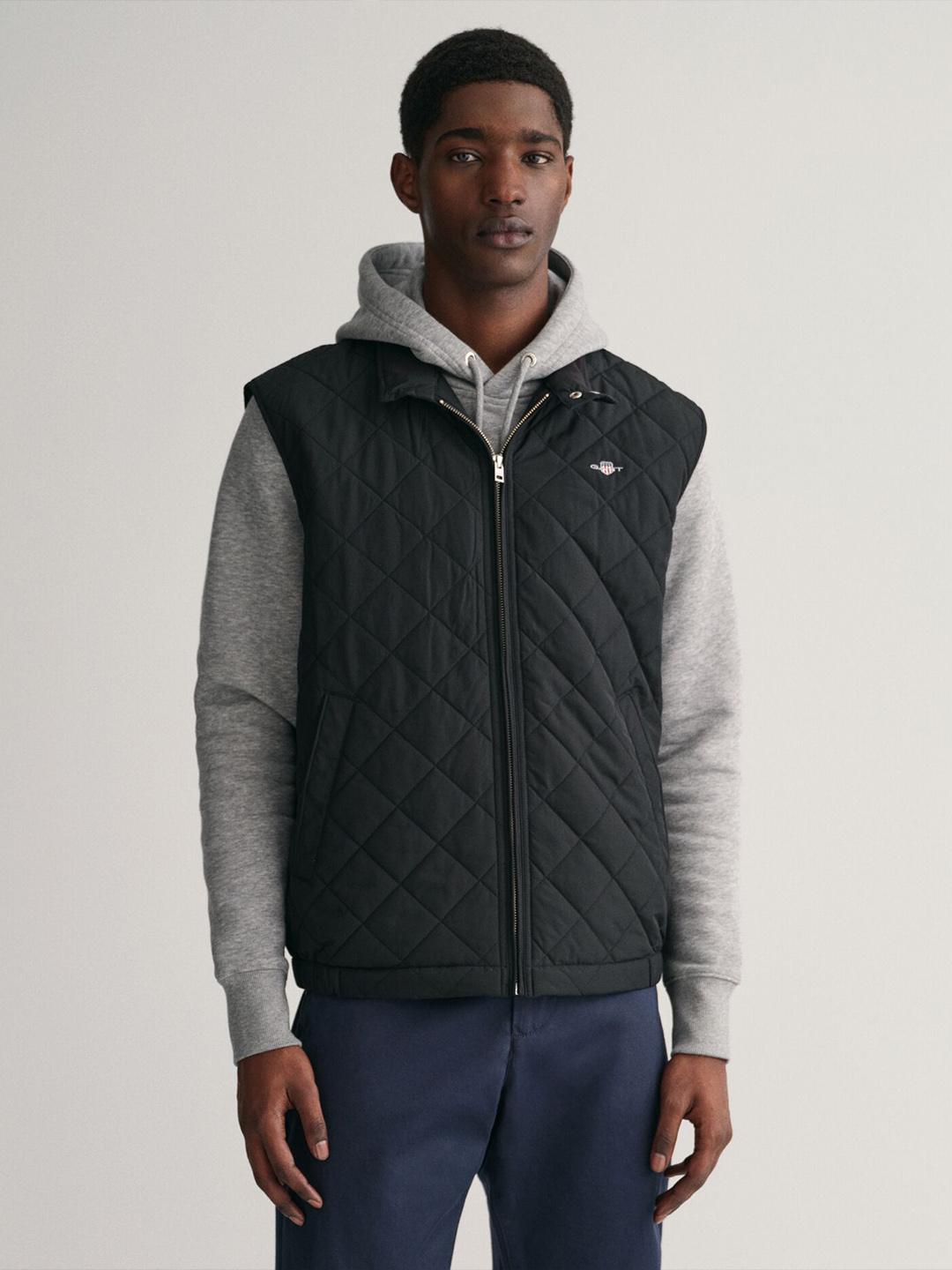 Gant Men Black Regular Fit Solid Quilted Jacket