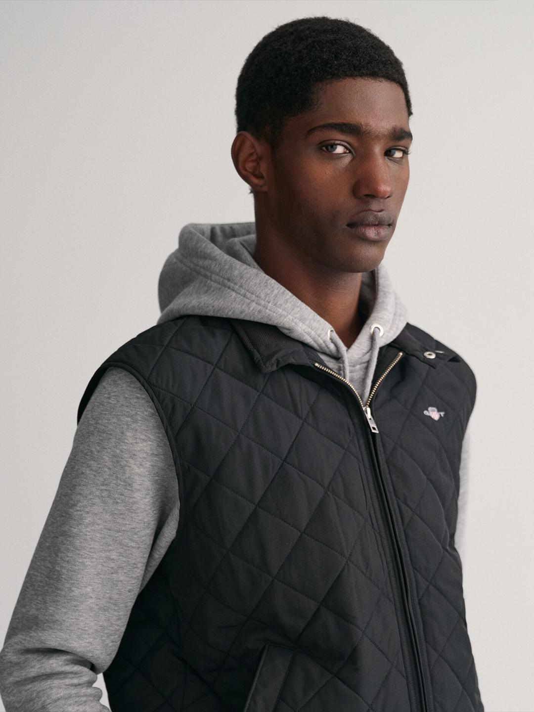 Gant Men Black Regular Fit Solid Quilted Jacket
