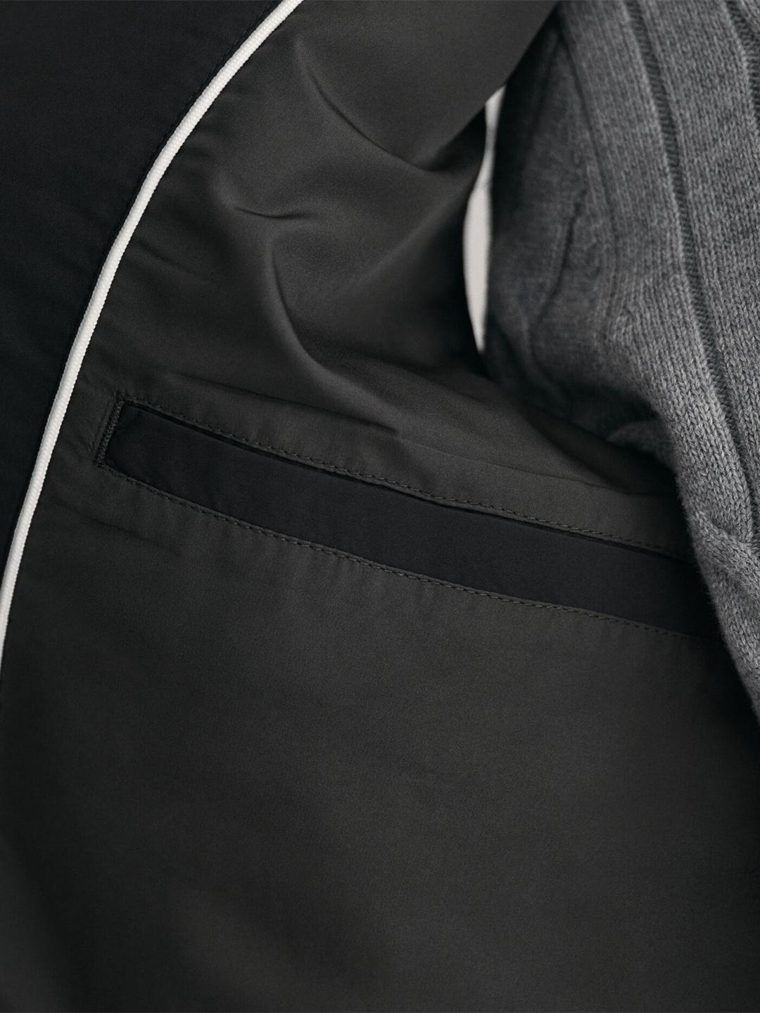 Gant Men Black Regular Fit Solid Quilted Jacket