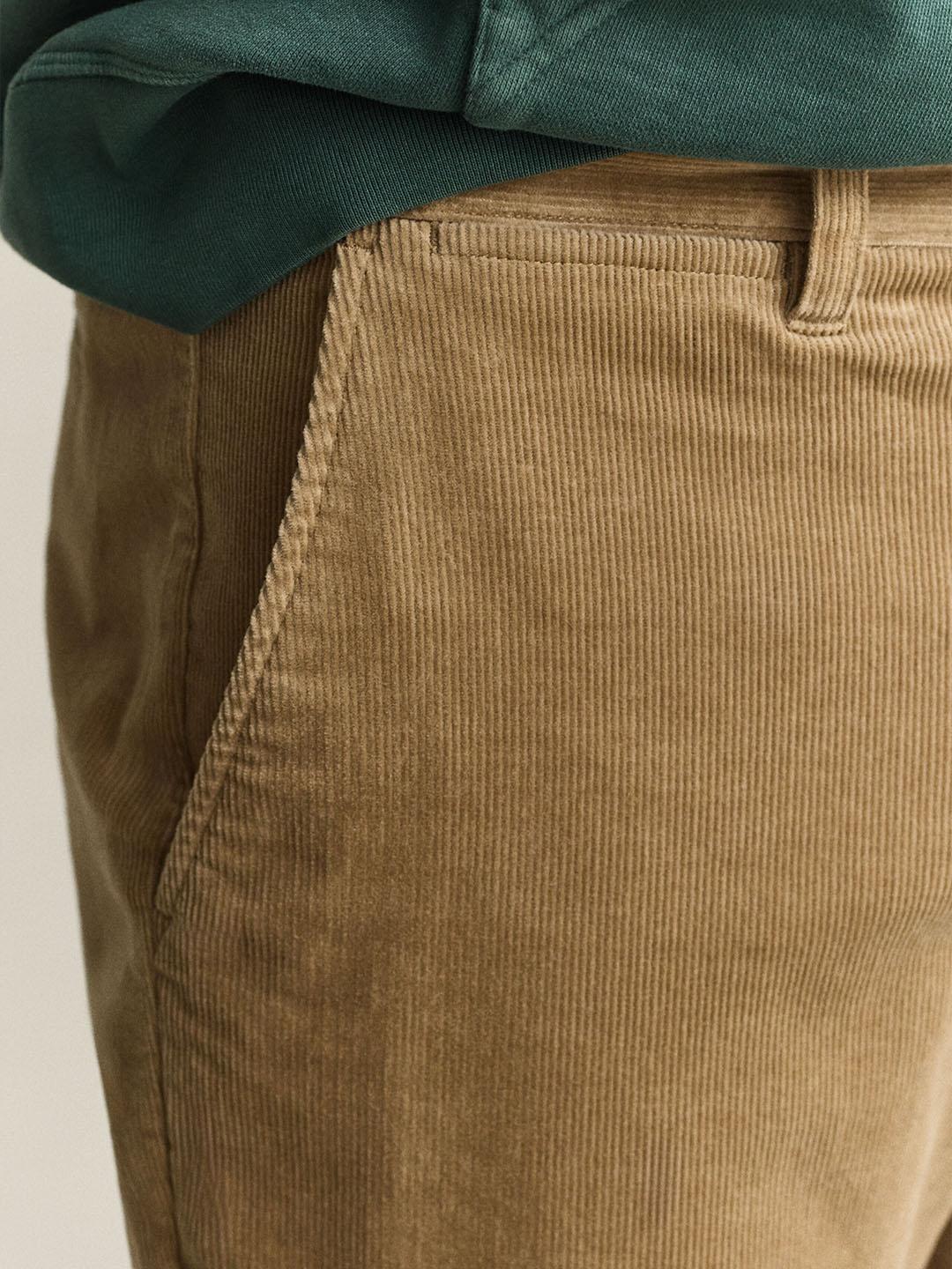 Gant Men Khaki Regular Fit Solid Cotton Trouser