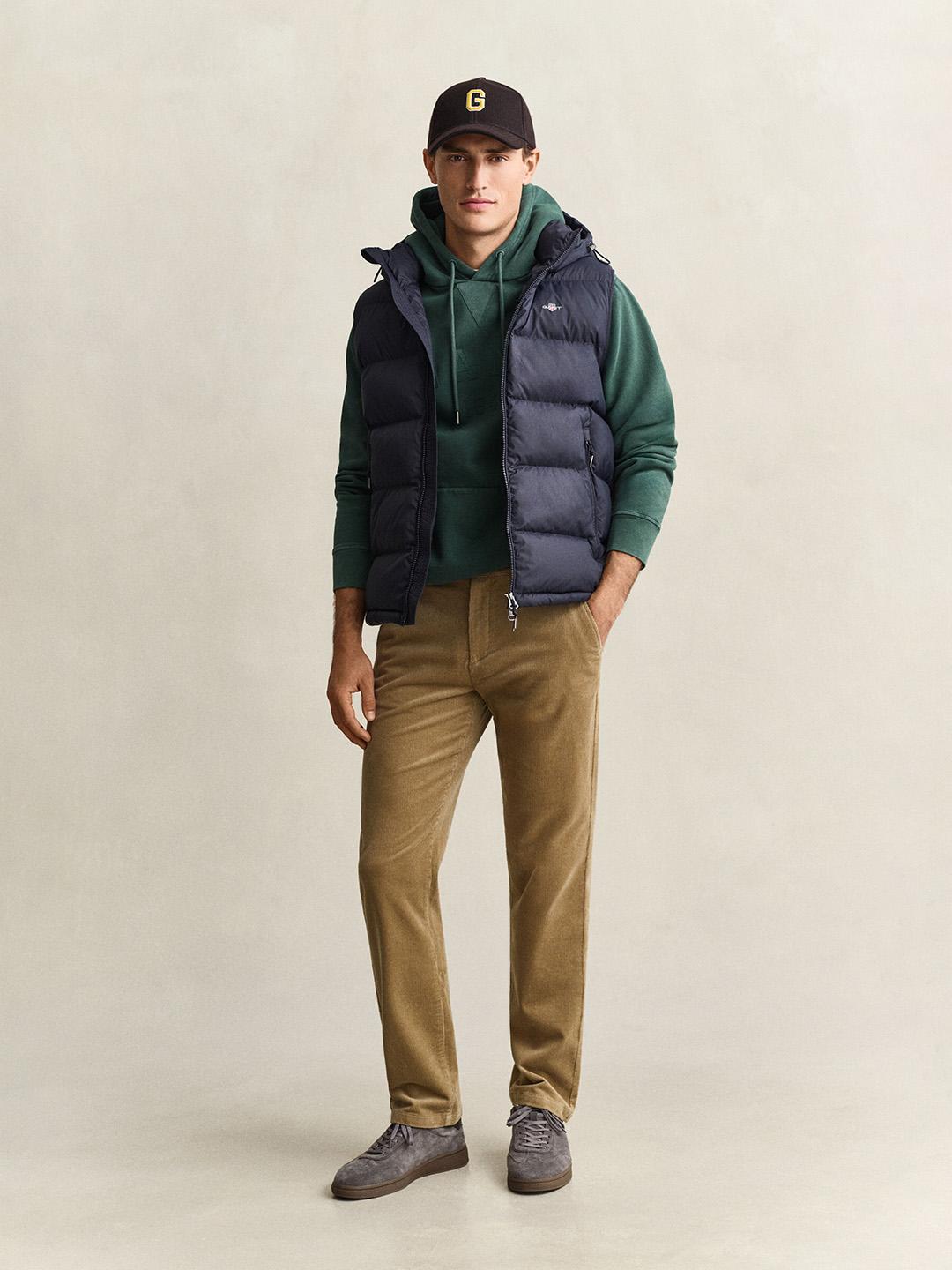 Gant Men Khaki Regular Fit Solid Cotton Trouser