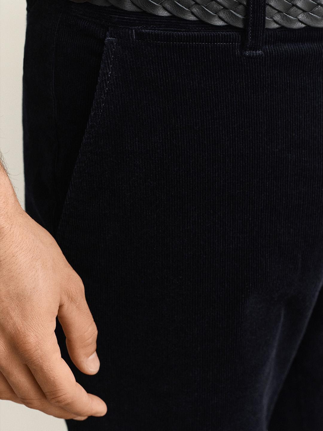 Gant Men Blue Regular Fit Solid Cotton Trouser