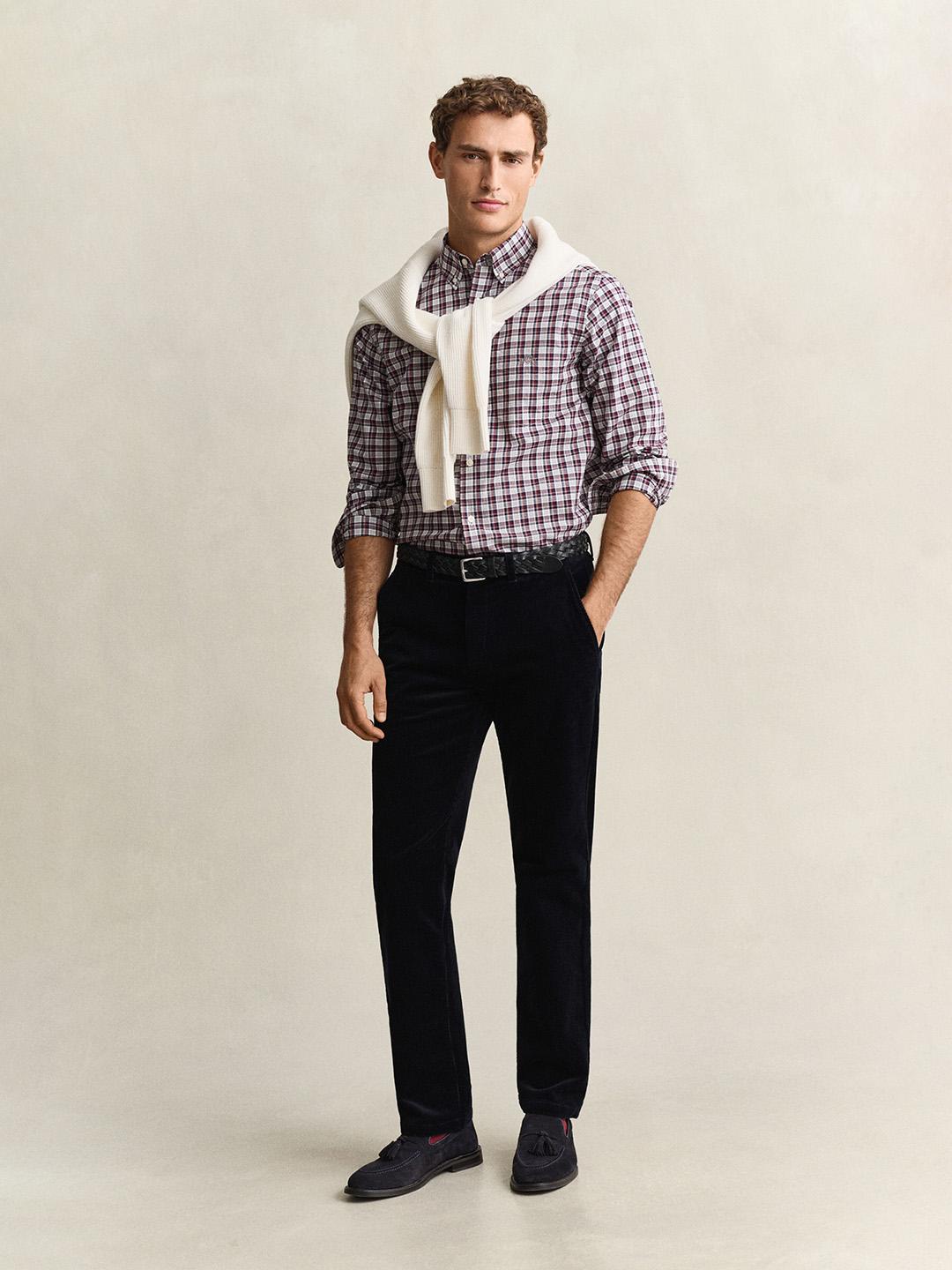 Gant Men Blue Regular Fit Solid Cotton Trouser