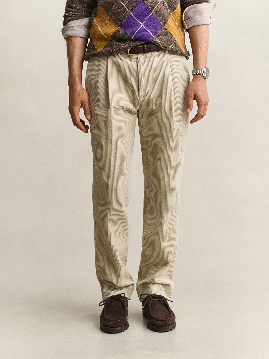 Gant Men Beige Regular Fit Solid Corduroy Trouser