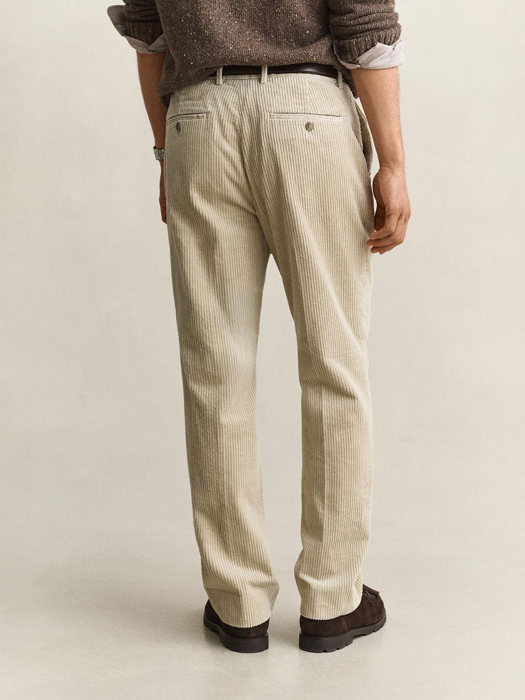 Gant Men Beige Regular Fit Solid Corduroy Trouser