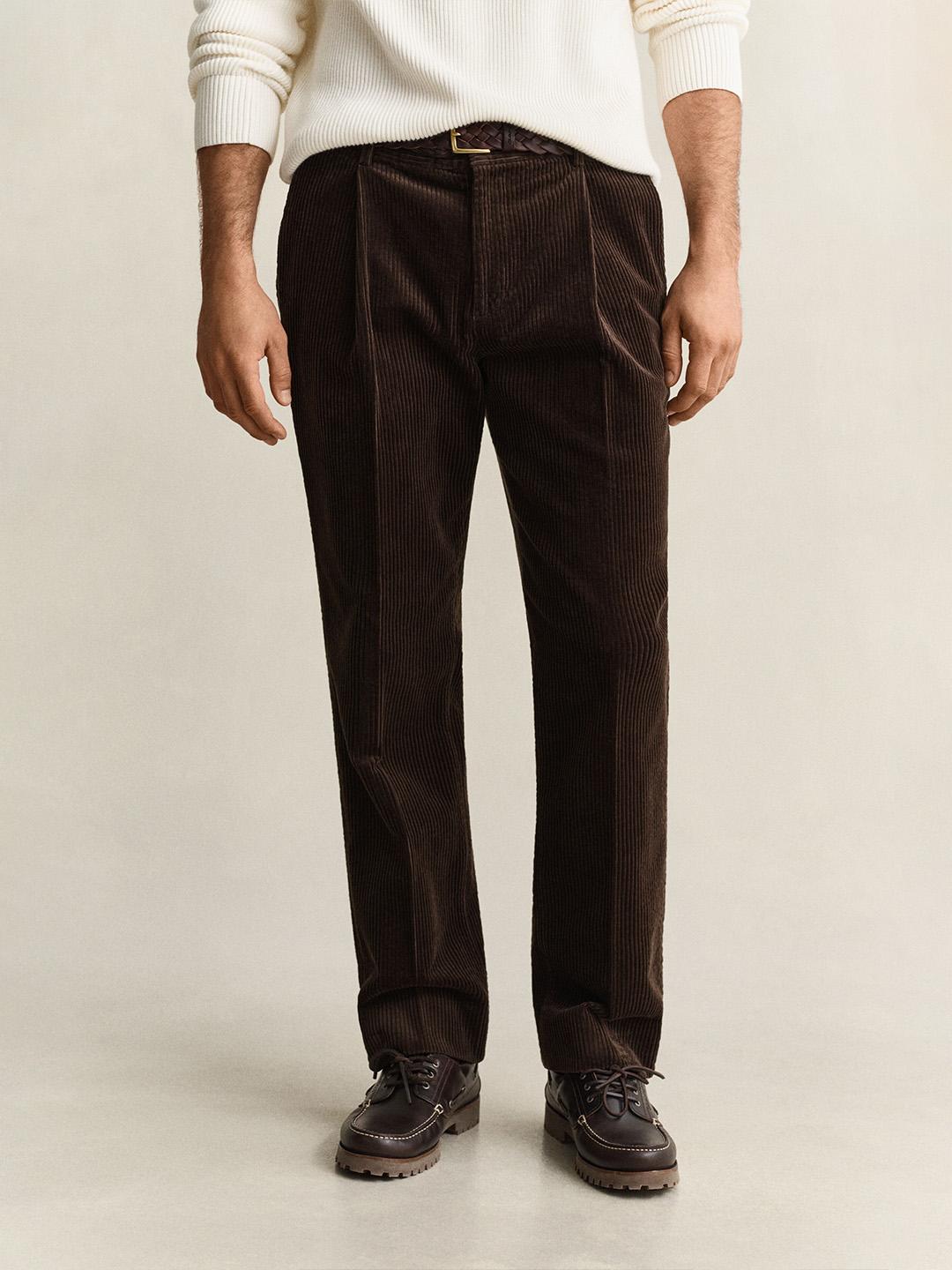 Gant Men Brown Regular Fit Solid Corduroy Trouser
