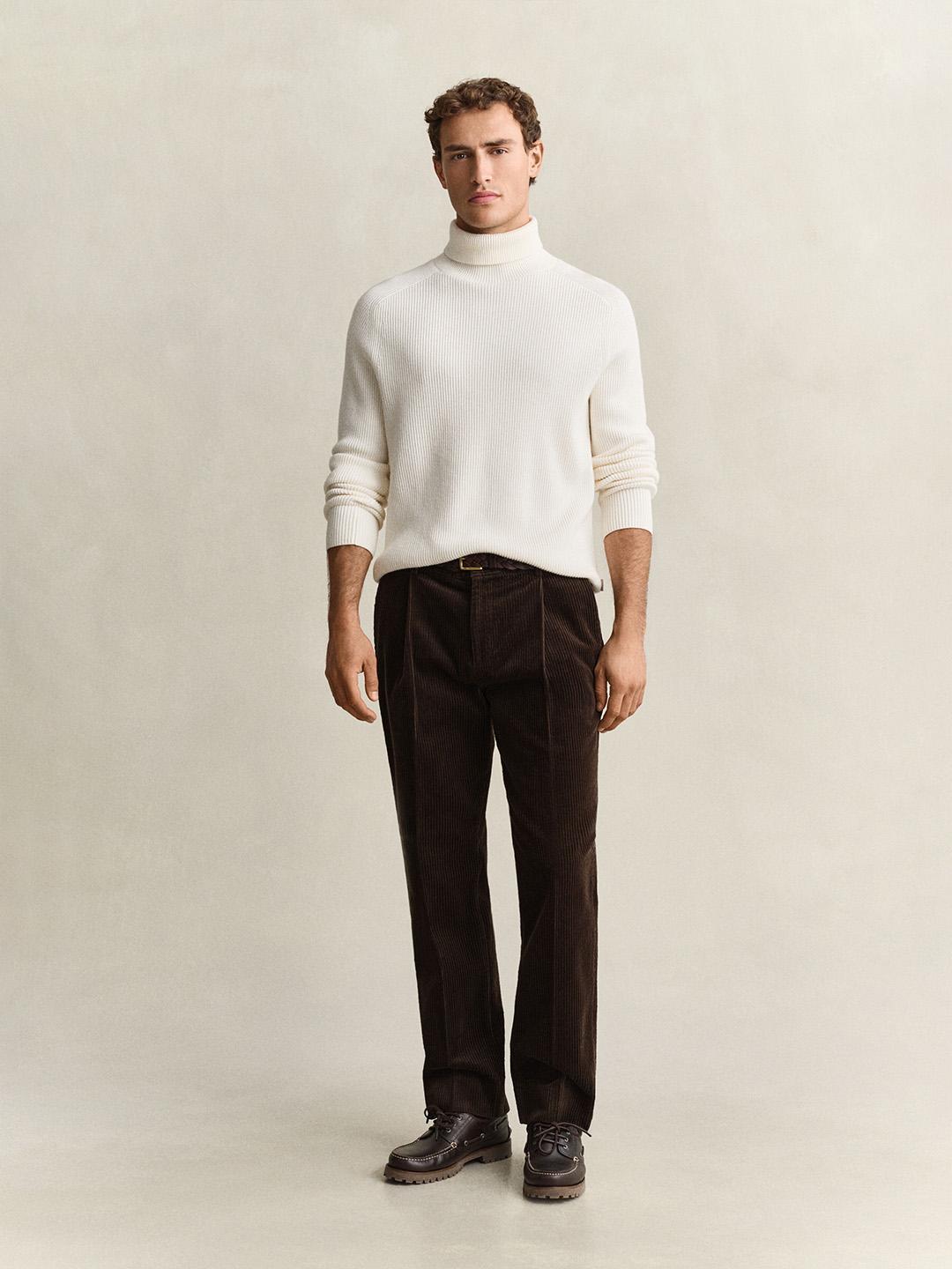 Gant Men Brown Regular Fit Solid Corduroy Trouser