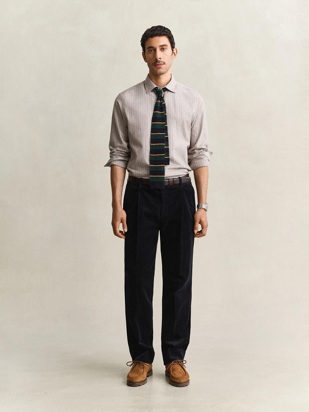 Gant Men Blue Regular Fit Solid Corduroy Trouser