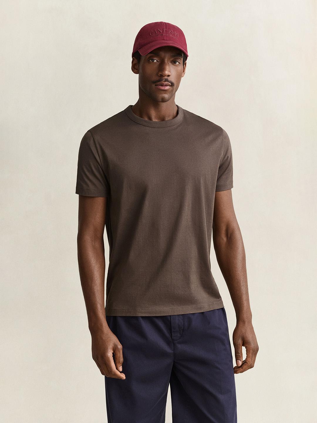 Gant Men Brown Regular Fit Solid Pure Cotton Tshirt