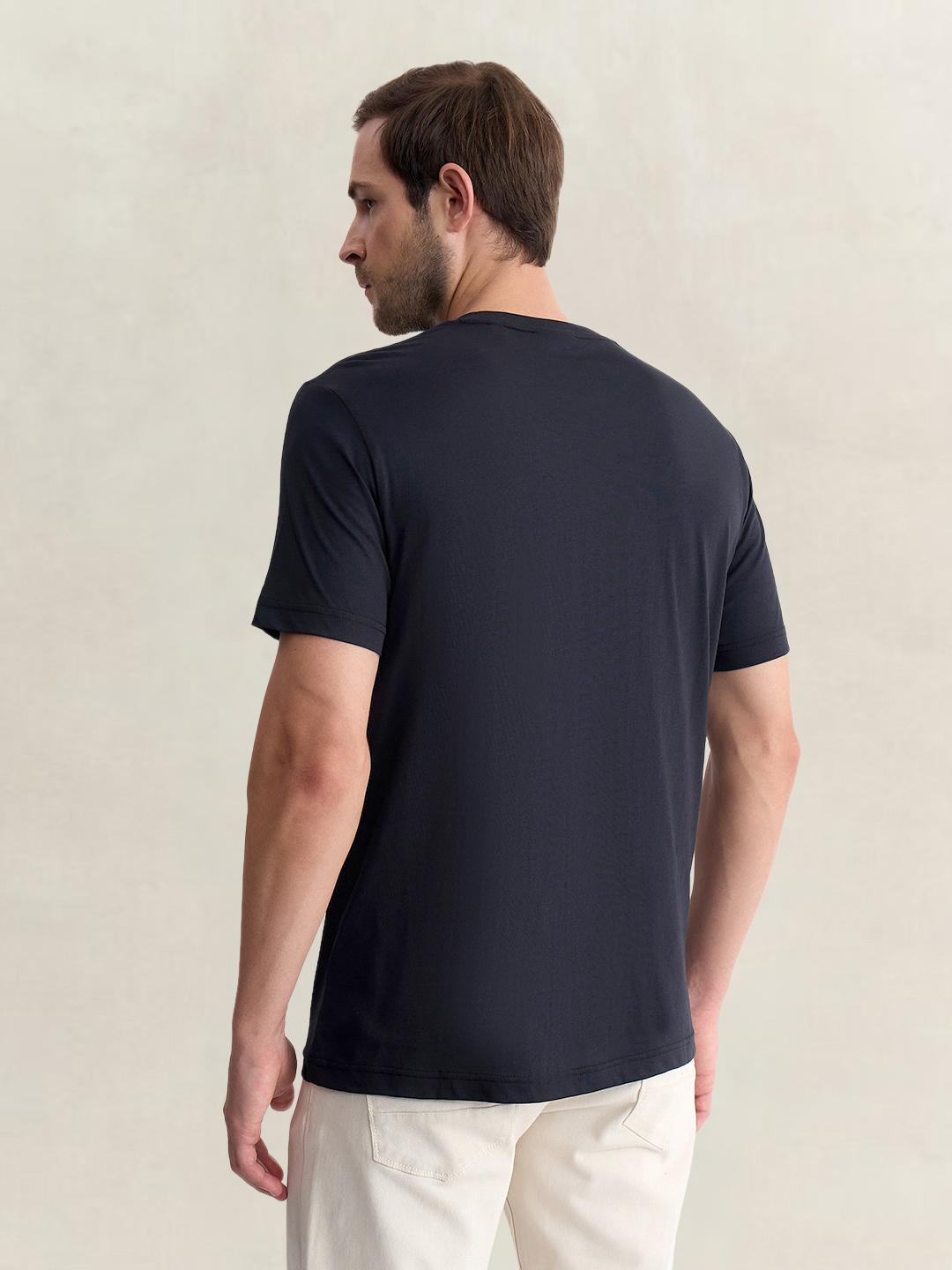 Gant Men Black Regular Fit Solid Pure Cotton Tshirt