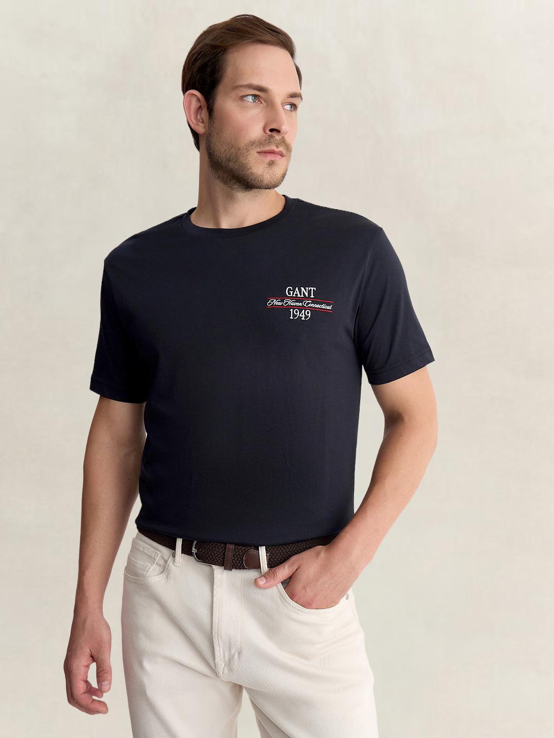 Gant Men Black Regular Fit Solid Pure Cotton Tshirt