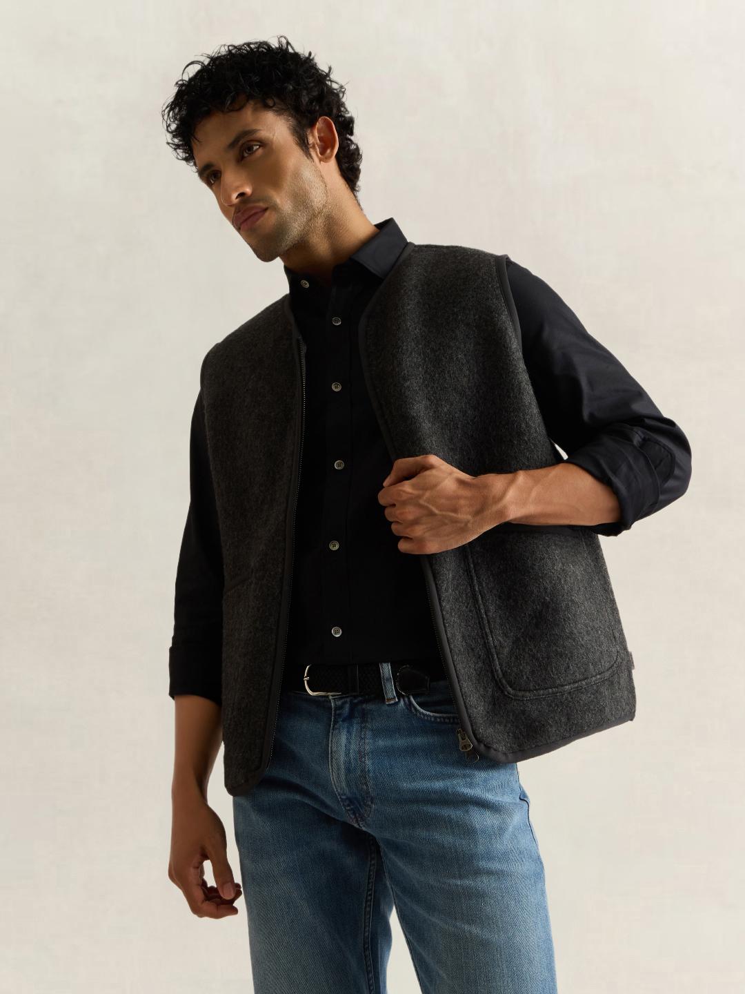 Gant Men Dark Grey Solid Regular Fit Vest