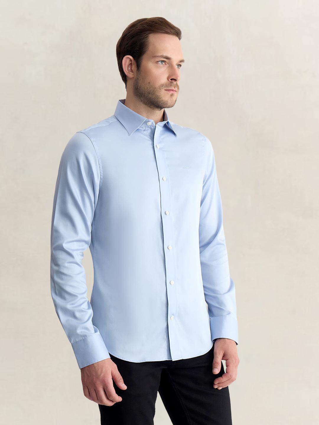 Gant Men Blue Slim Fit Solid Sateen Shirt