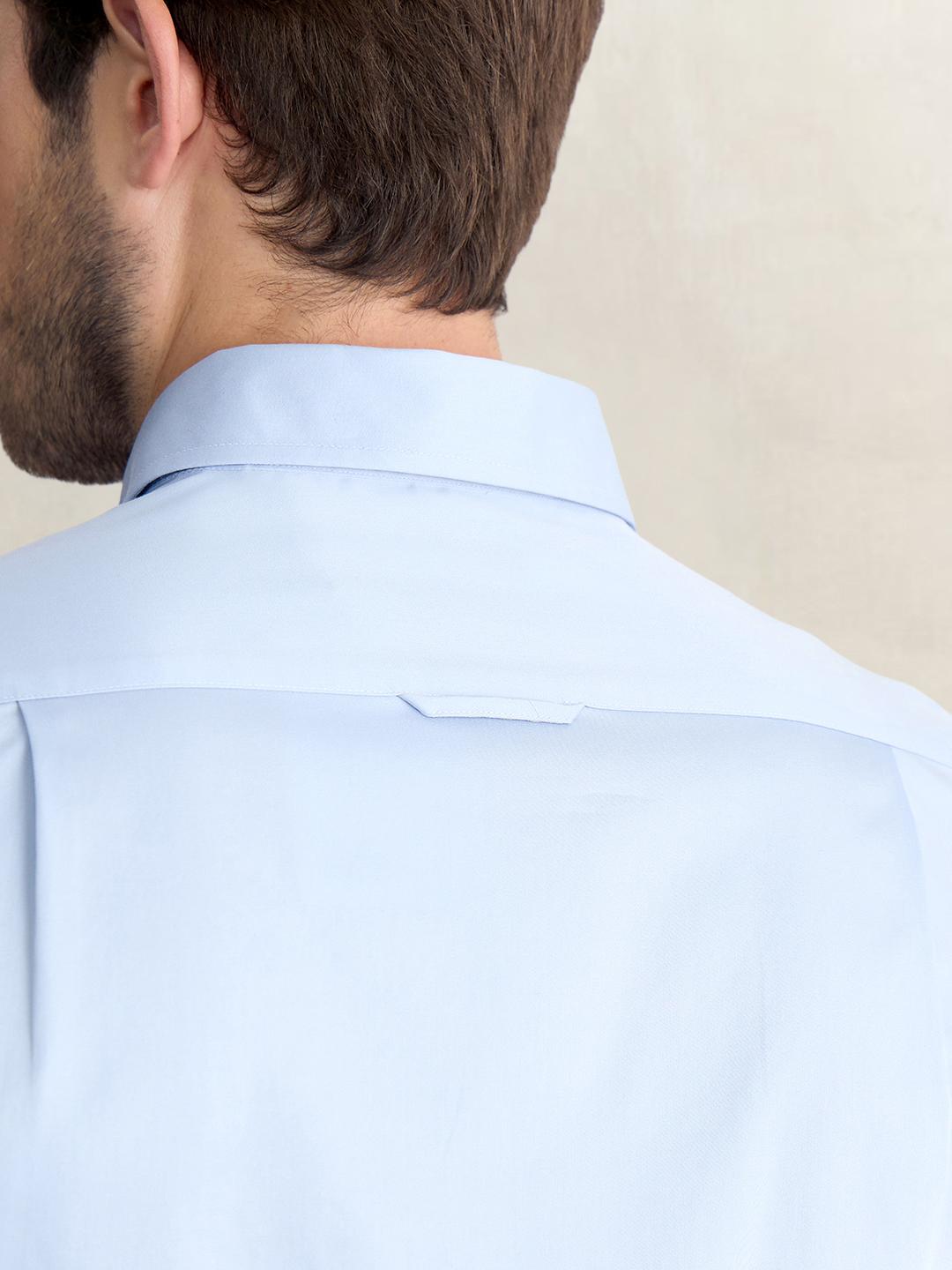 Gant Men Blue Slim Fit Solid Sateen Shirt