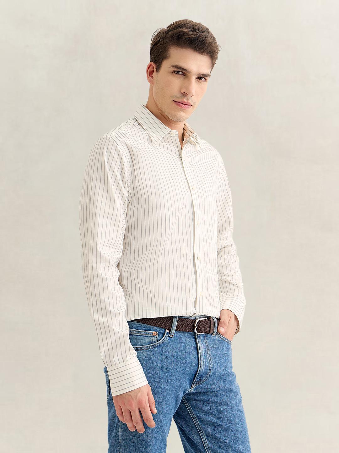 Gant Men Off White Regular Fit Striped Cotton Dobby Shirt