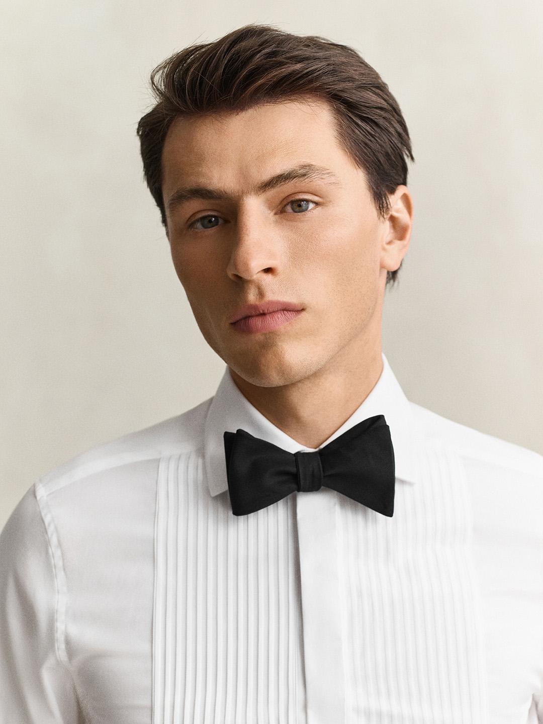 Gant Men White Solid Slim Fit Cotton Shirt