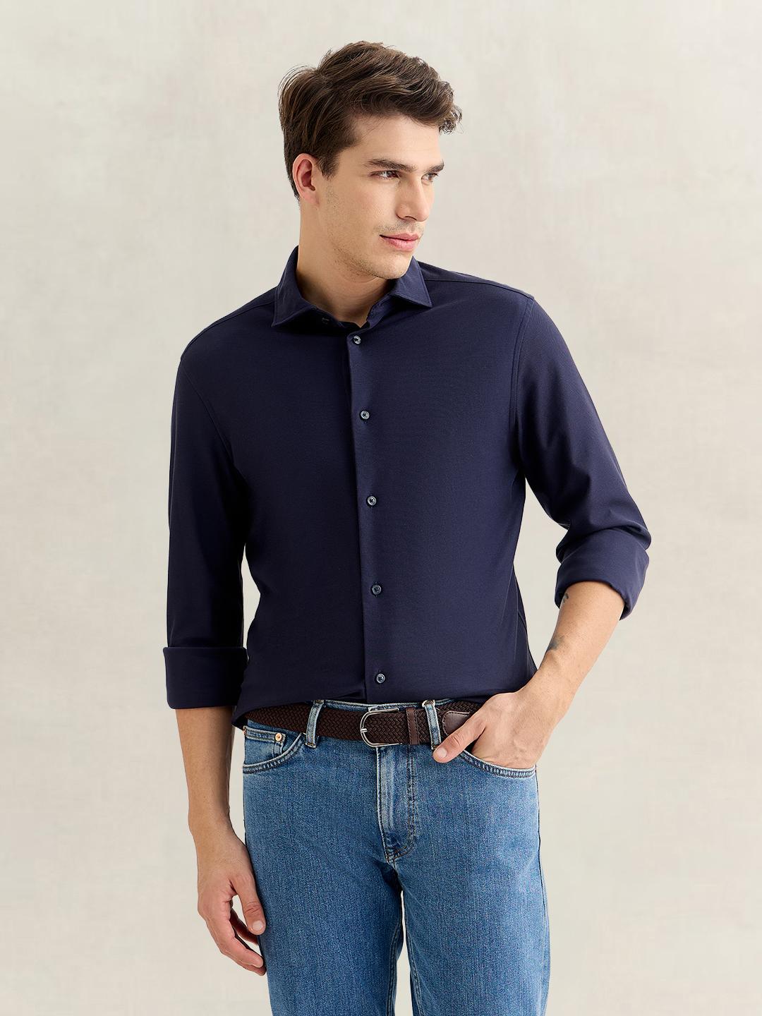 Gant Men Navy Blue Slim Fit Solid Shirt
