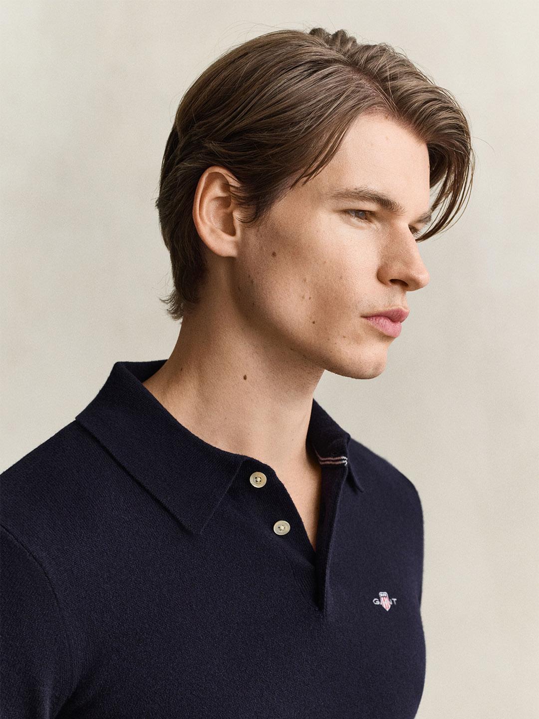 Gant Men Blue Regular Fit Solid Lambswool Sweater