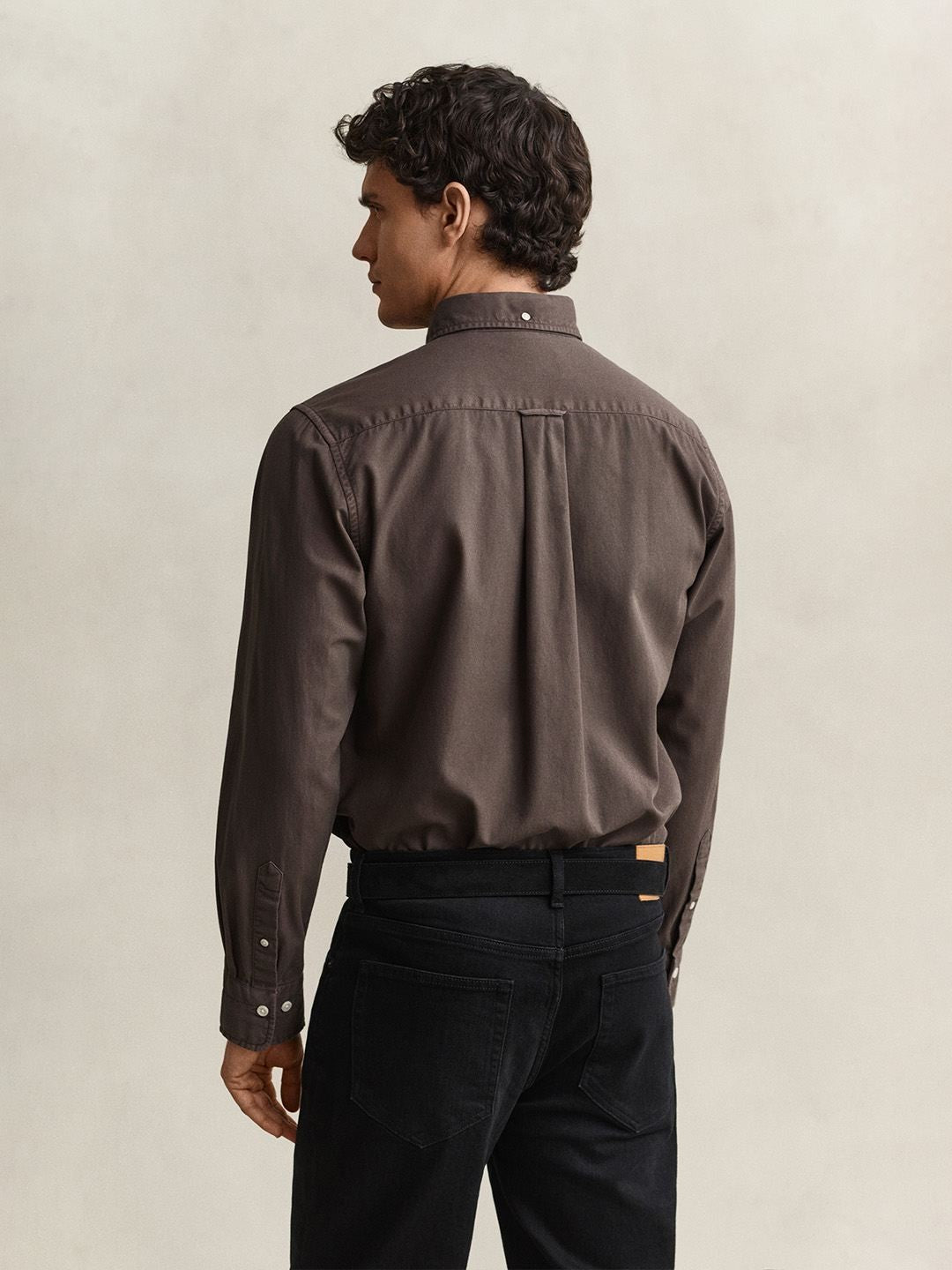 GANT Men Dark Brown Solid Regular Fit Twill Shirt