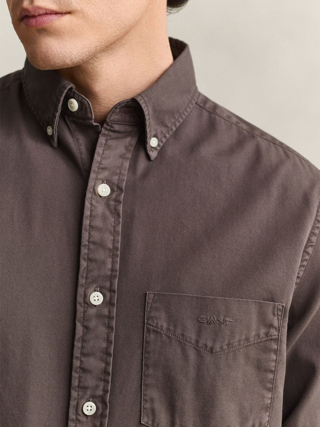 GANT Men Dark Brown Solid Regular Fit Twill Shirt