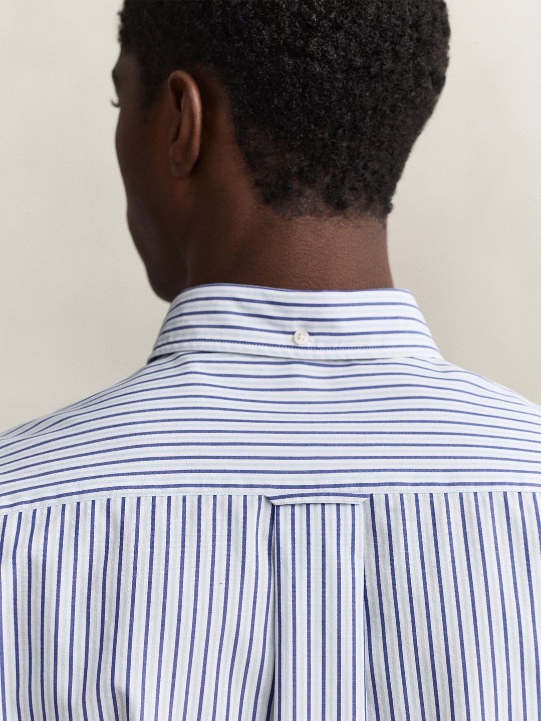 Gant Men Light Blue Striped Regular Fit Poplin Shirt