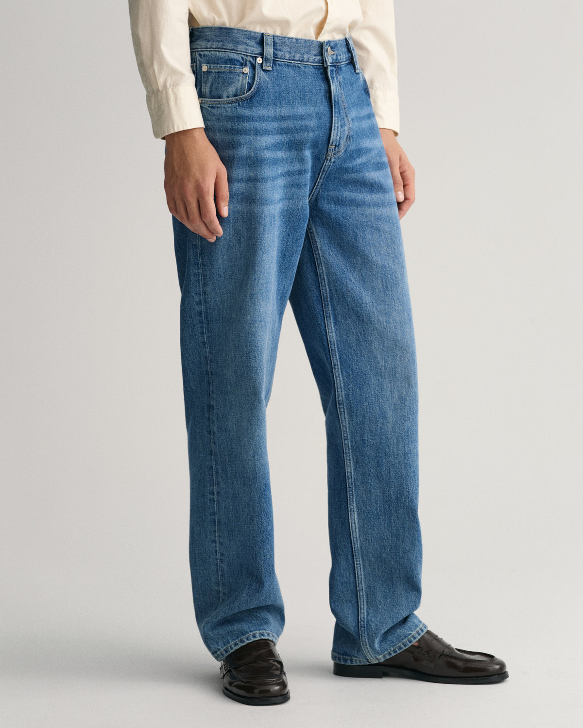 Gant Men Relaxed Fit Light Fade Clean Look Cotton Jeans