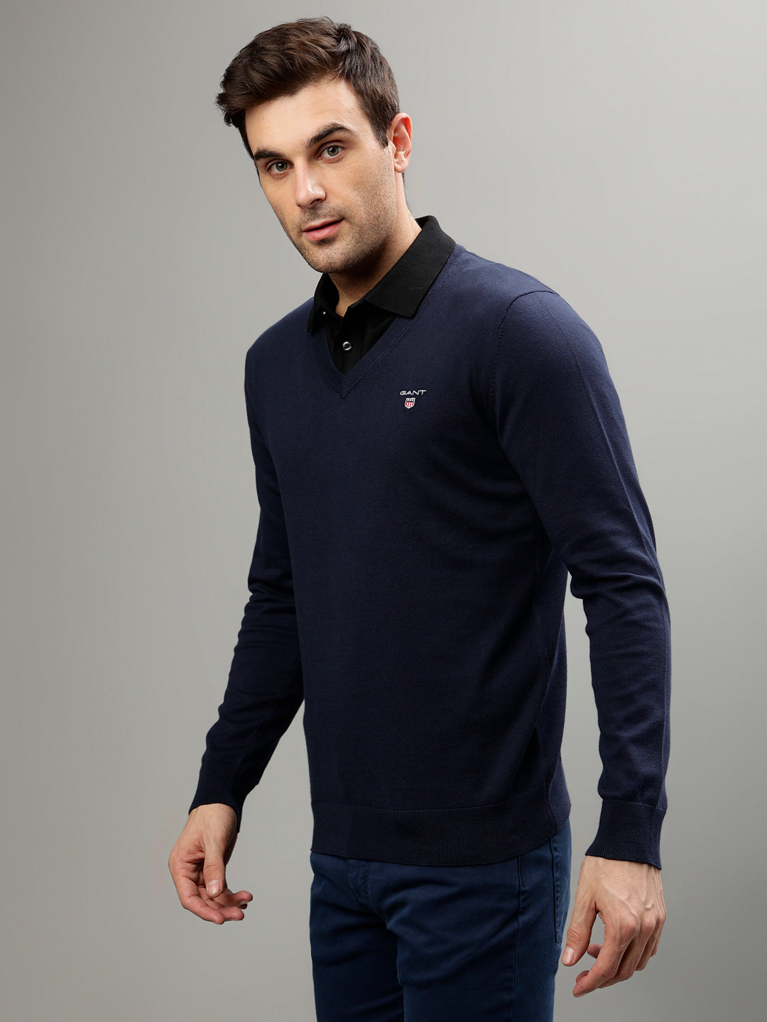 Gant Men Solid V Neck Long Sleeves Sweater