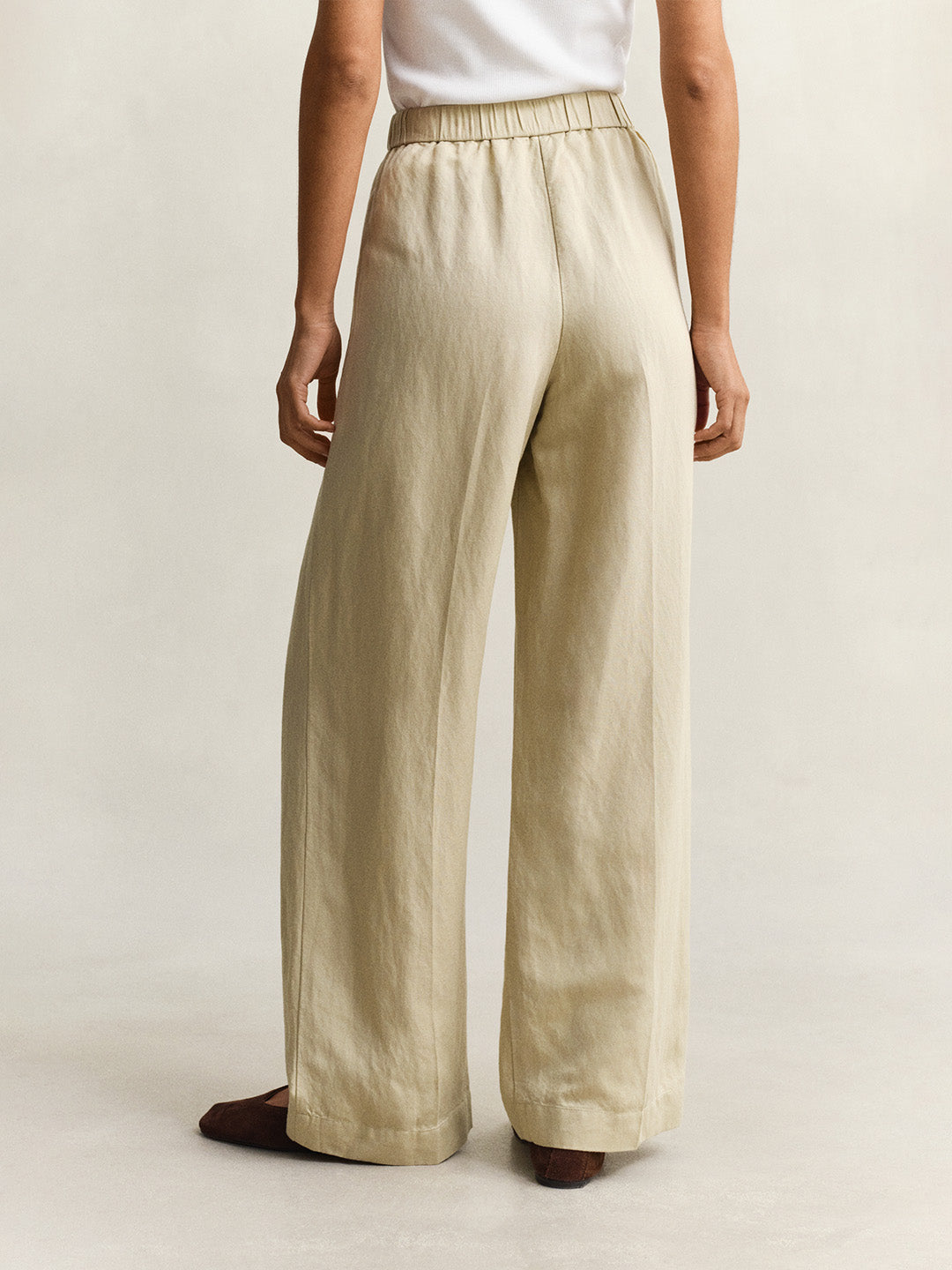 Gant Women Beige Solid Relaxed Fit Linen Trouser