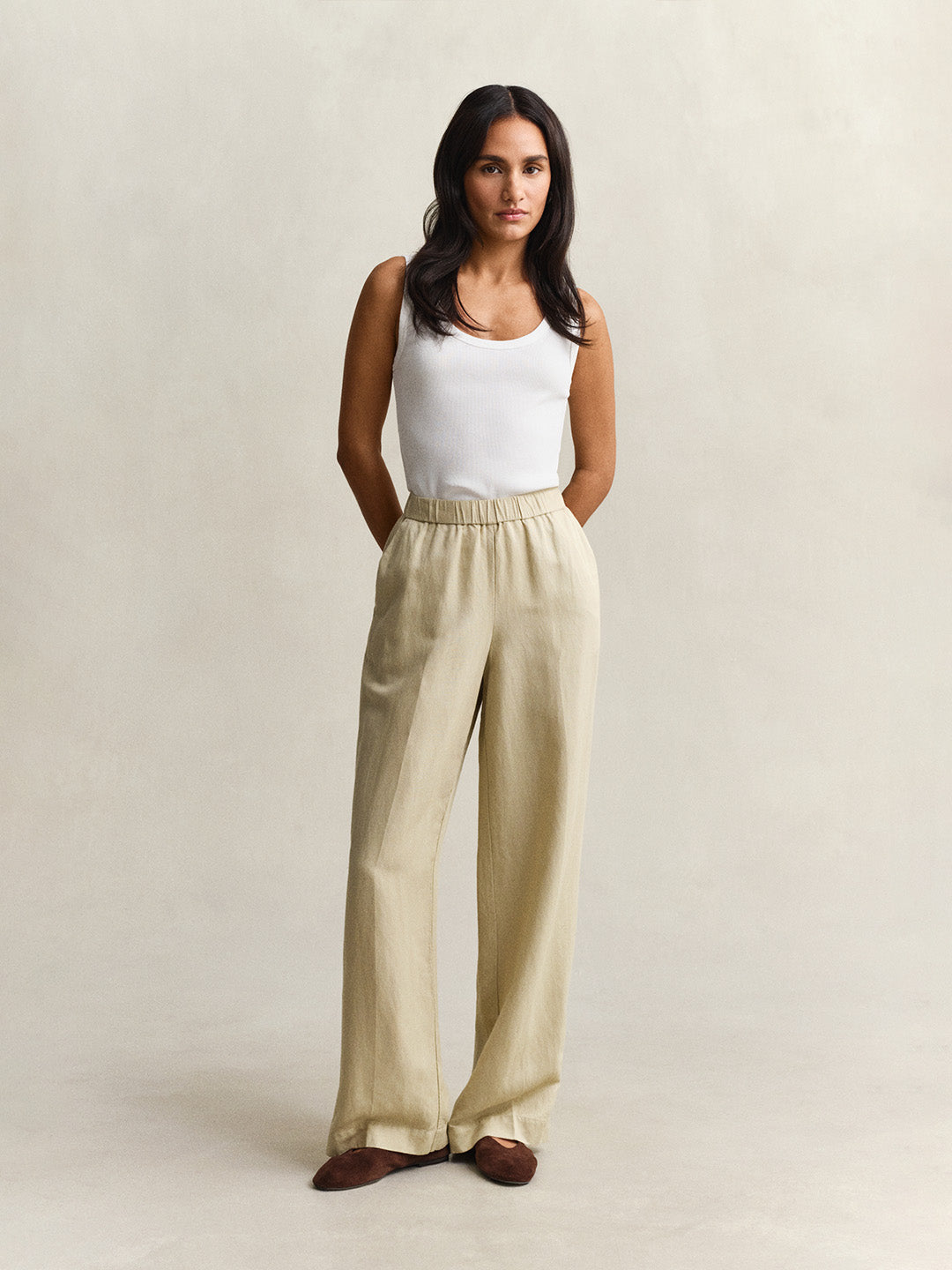 Gant Women Beige Solid Relaxed Fit Linen Trouser