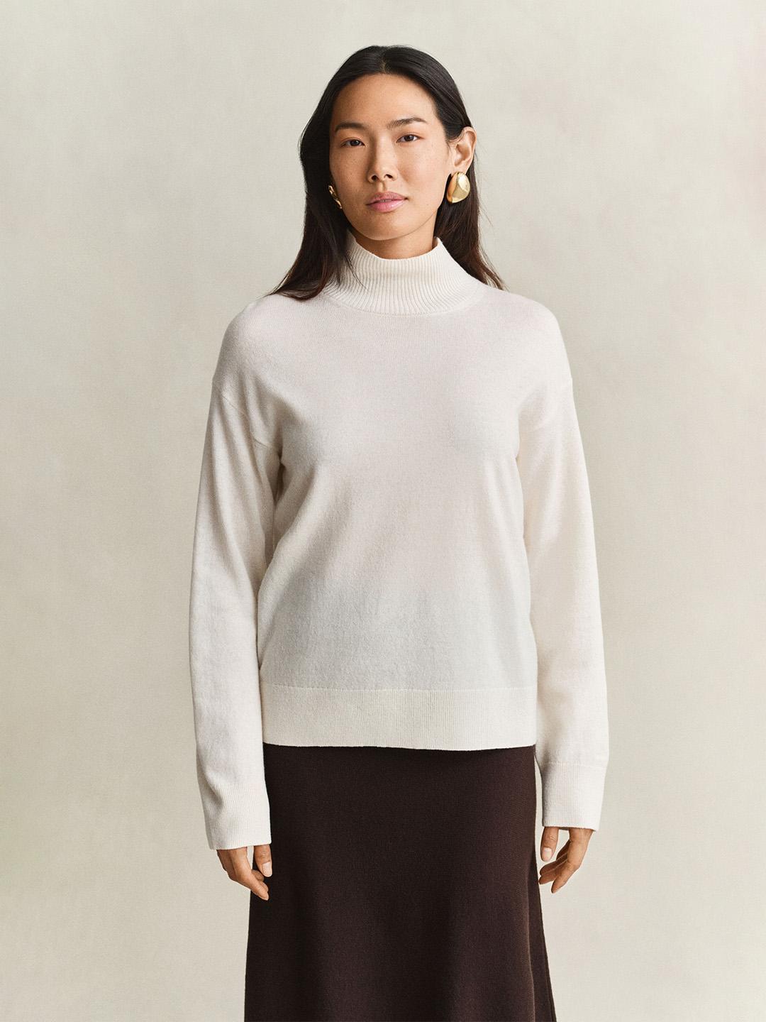 Gant Women Off White Solid Relaxed Fit Lambswool Sweater
