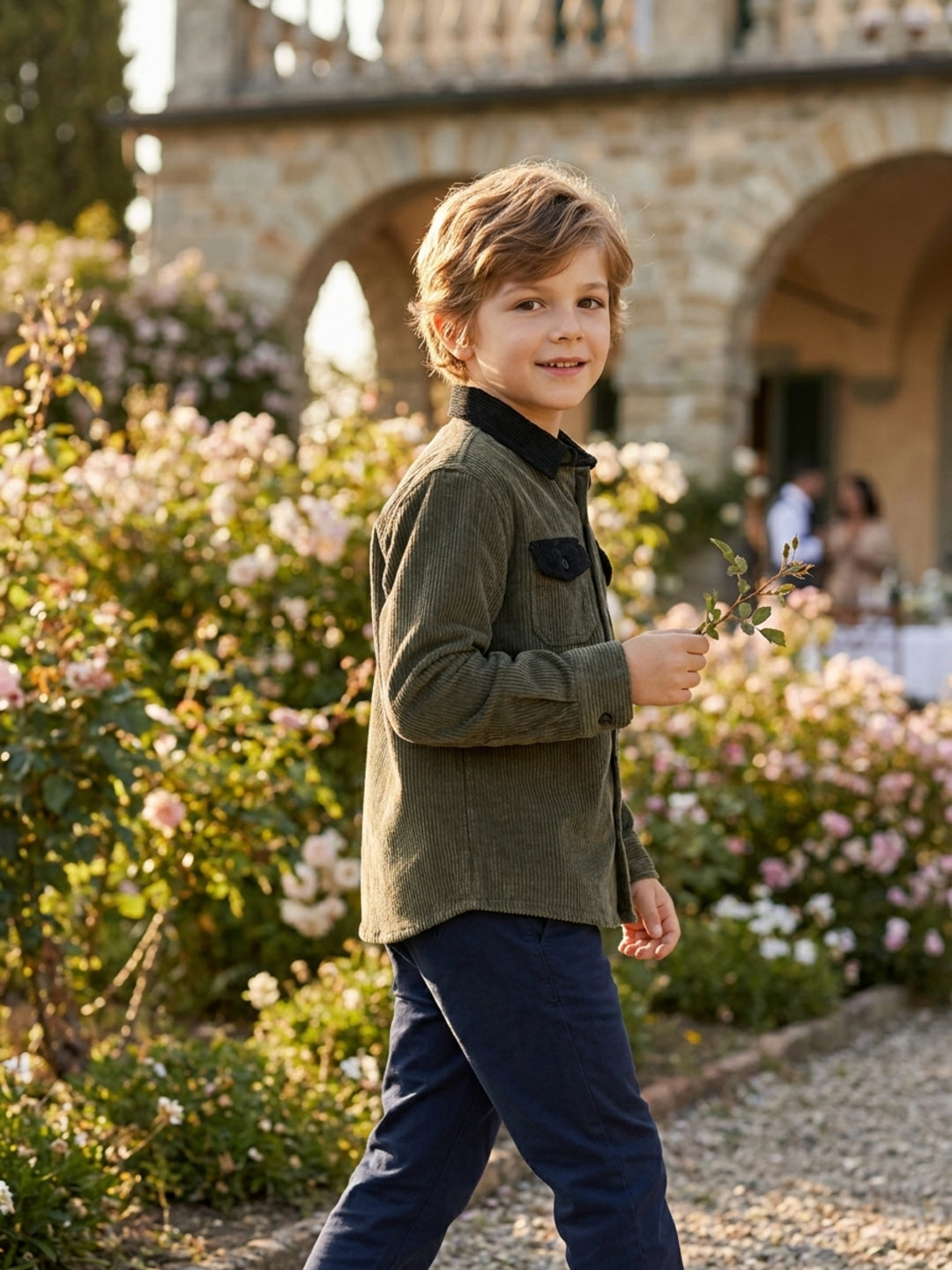 Blue Giraffe Boys Olive-Black Solid Spread Collar Full Sleeves Corduroy Shacket